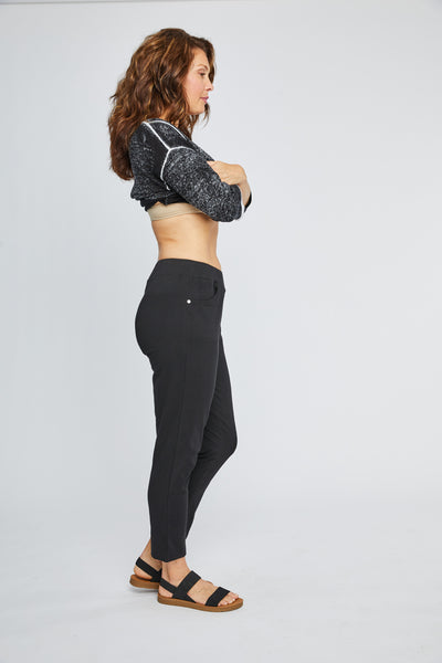 Front Pocket Stretch Crop. Style NB12175