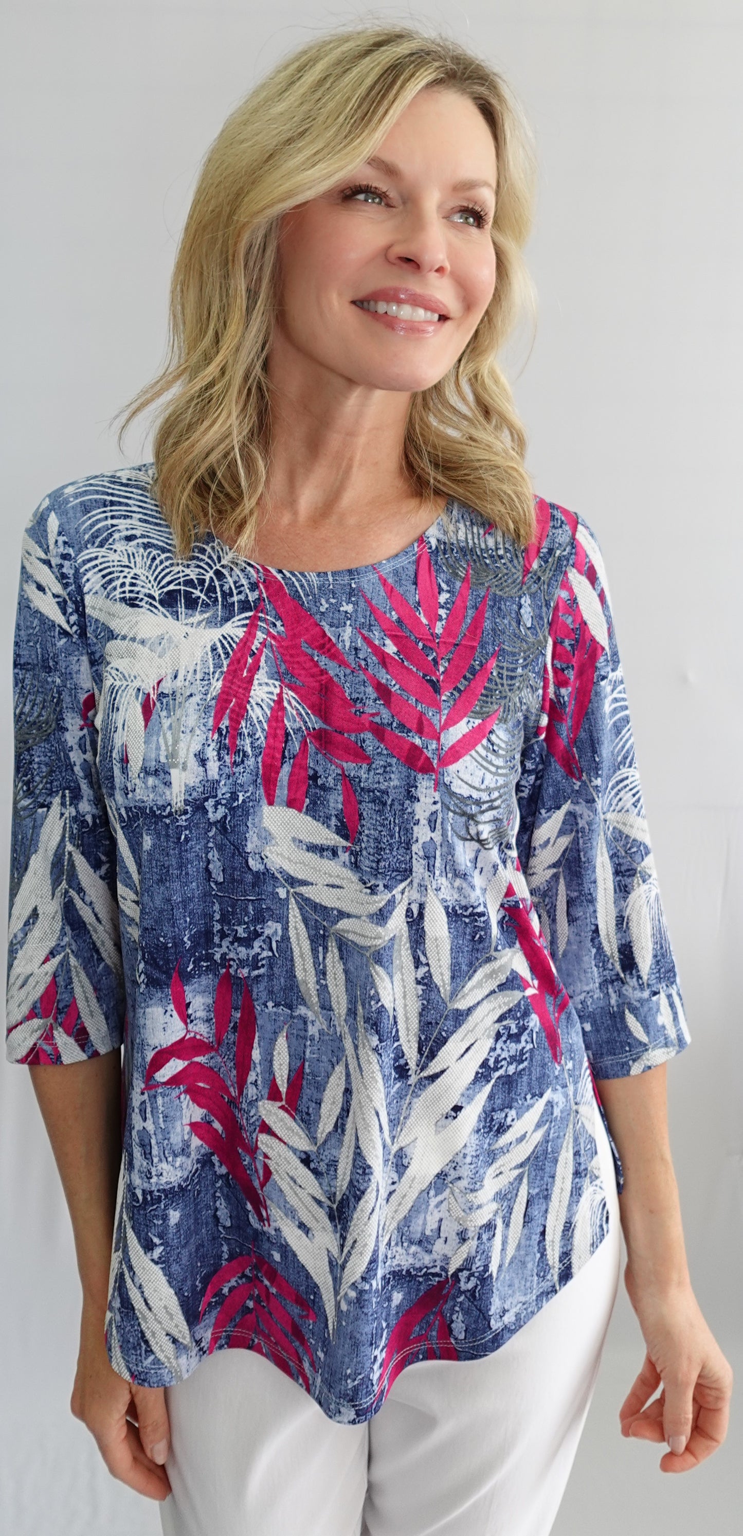 Printed Side Slit Top. Style SW202229