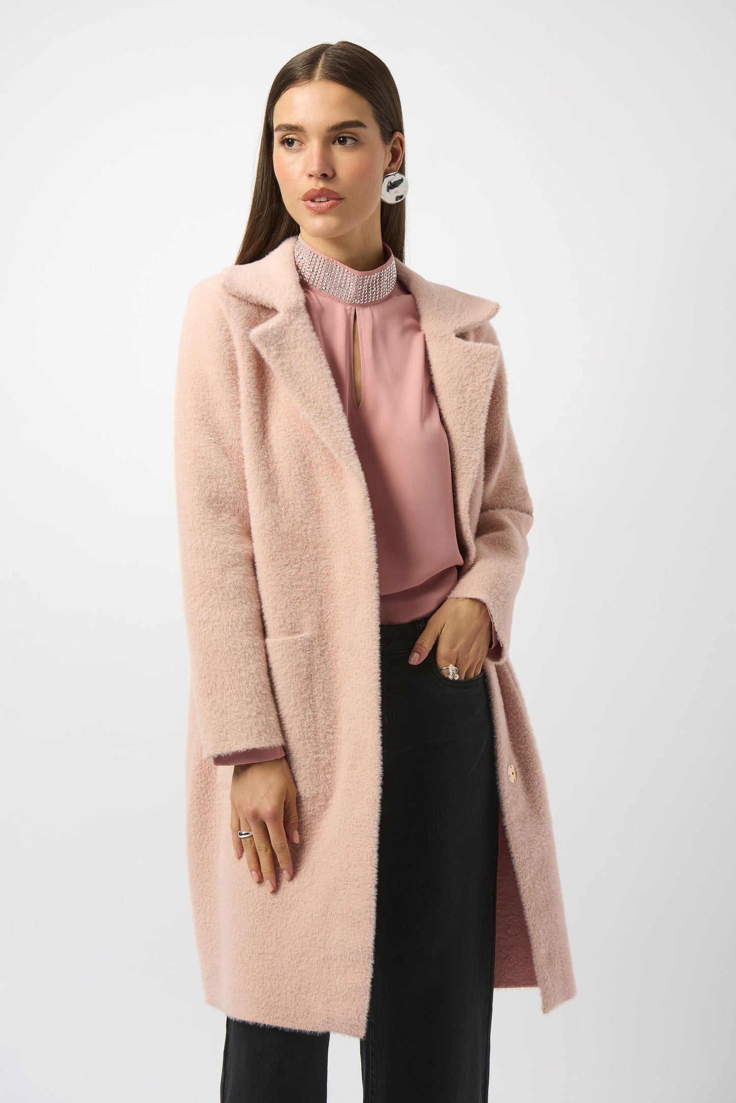 Feather Yarn Faux Fur Detailing Coat. Style JR243923