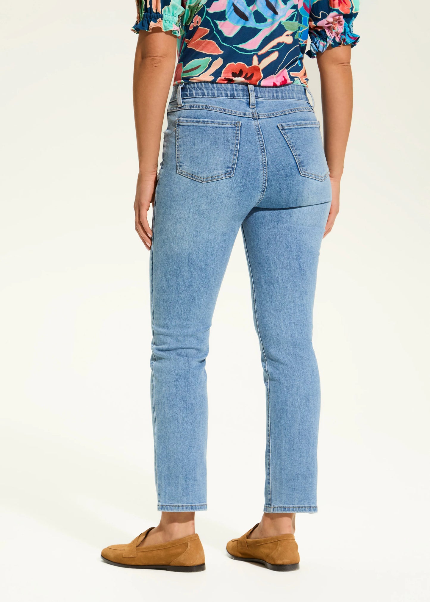 Medium Wash Pull On Straight Leg Jean. Style FD2442727