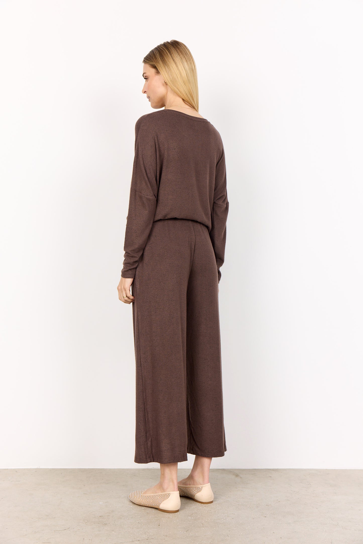 Soft Long Sleeve Drop Shoulder Top. Style SOYA4PF24788
