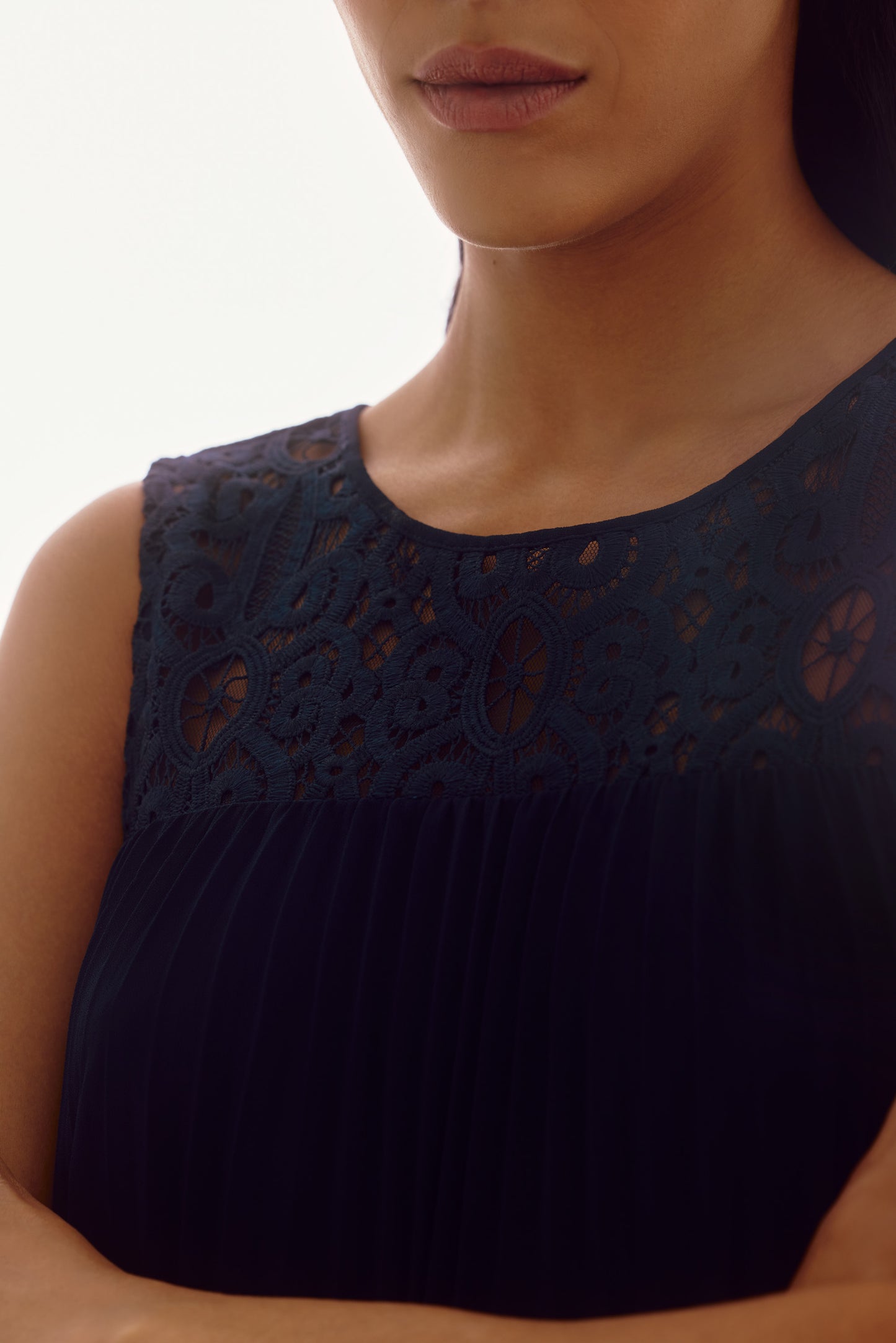 Chiffon & Lace Sleeveless Pleat Dress. Style JR251767