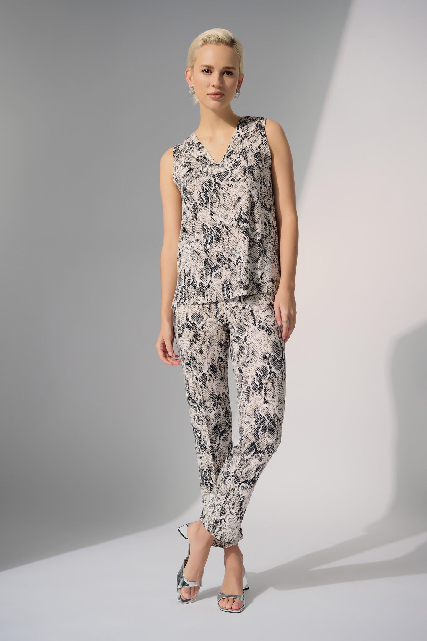 Python Print Sleeveless Top. Style JR252243