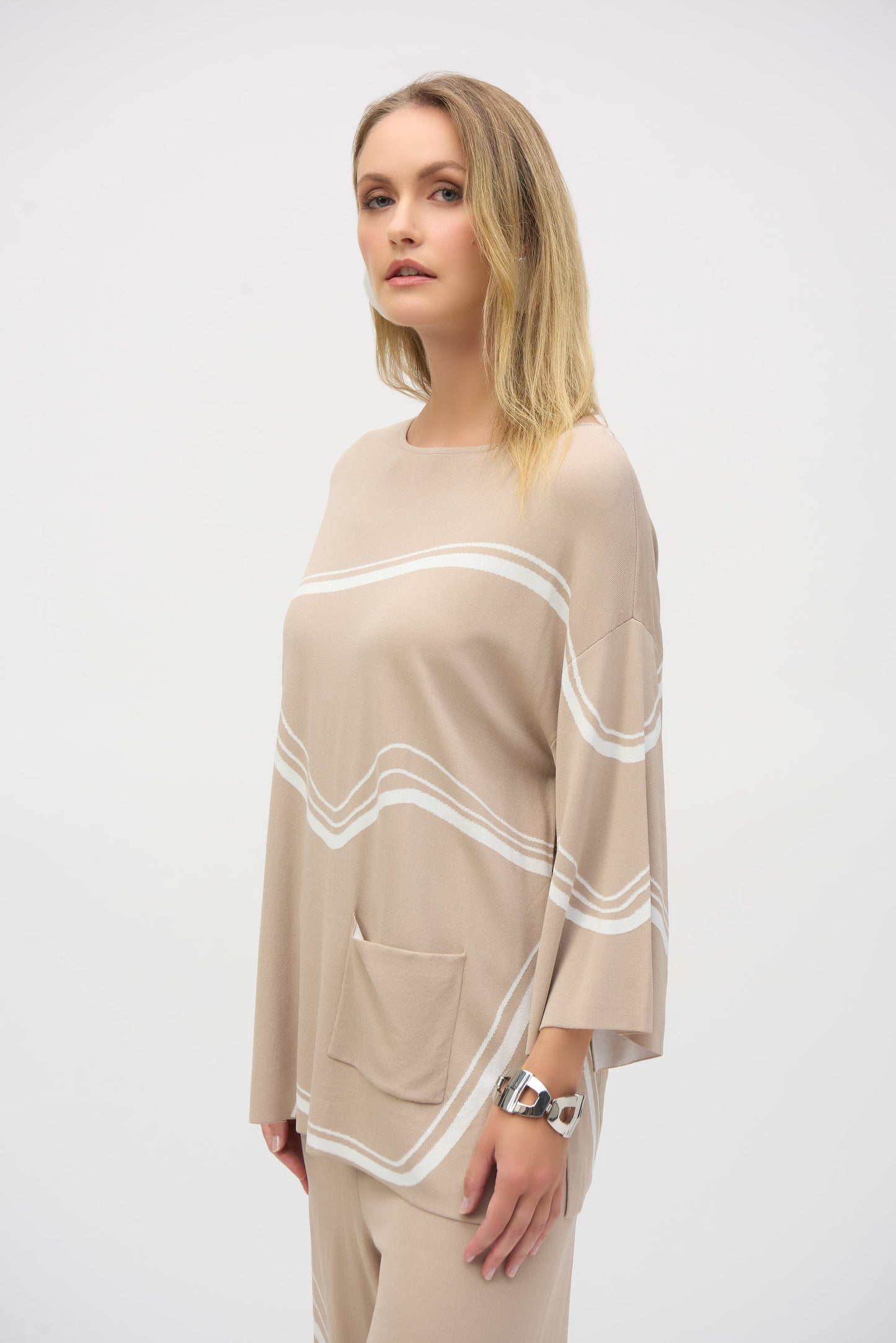 Abstract Jacquard Sweater Knit Pullover. Style JR252932