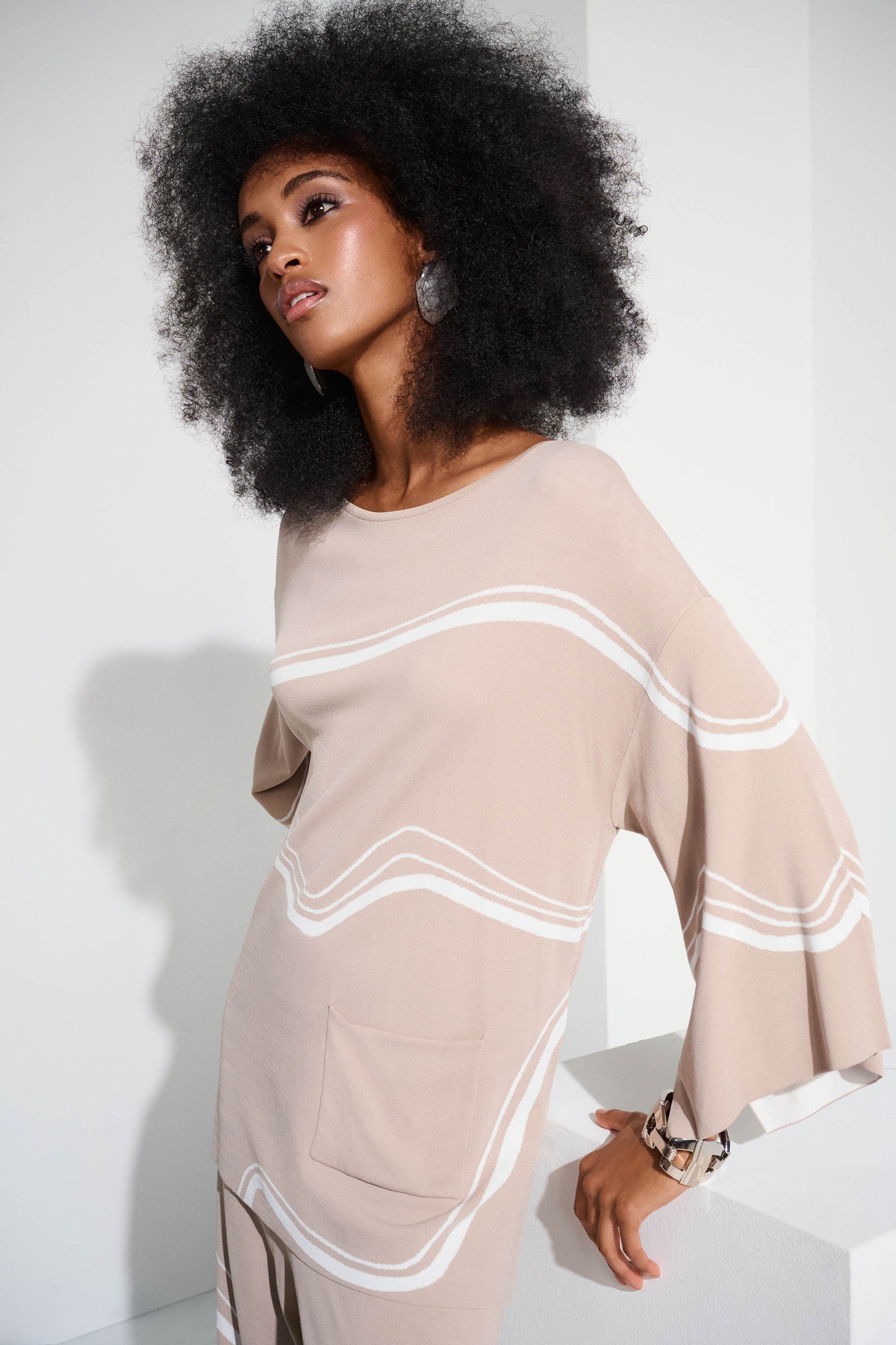Abstract Jacquard Sweater Knit Pullover. Style JR252932