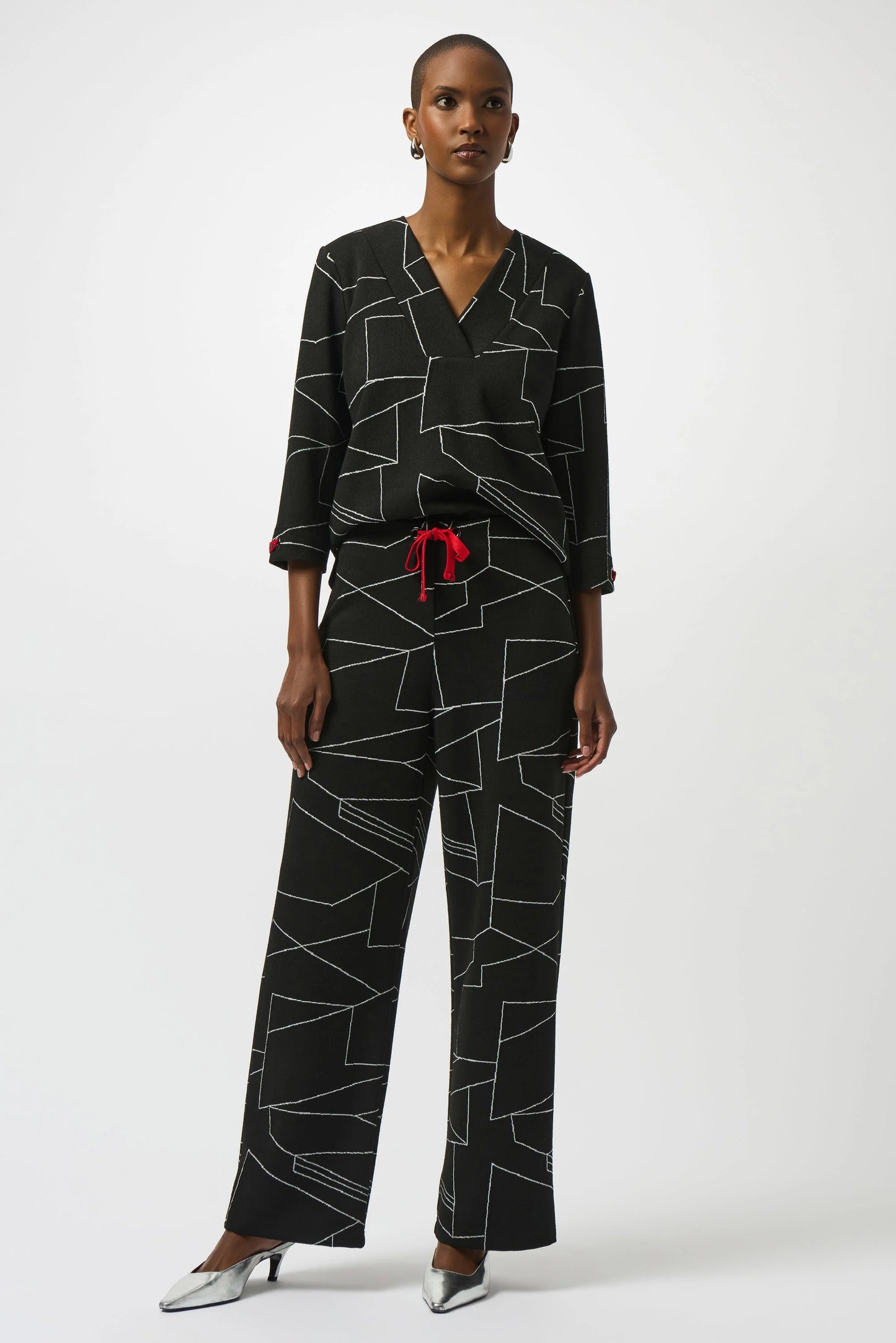 Jacquard Knit Abstract Print Boxy Top. Style JR253079