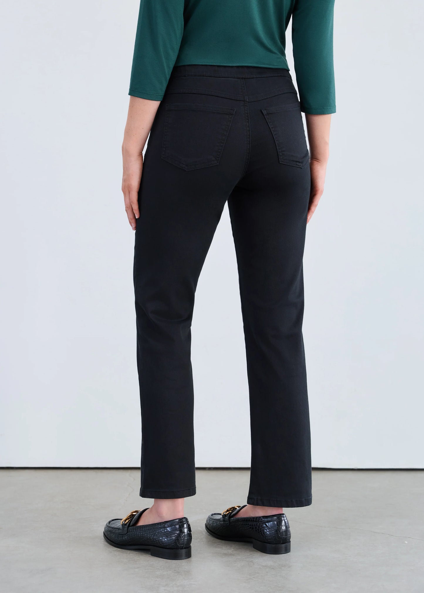 Pull-On Straight Leg Jean. Style FD2531511
