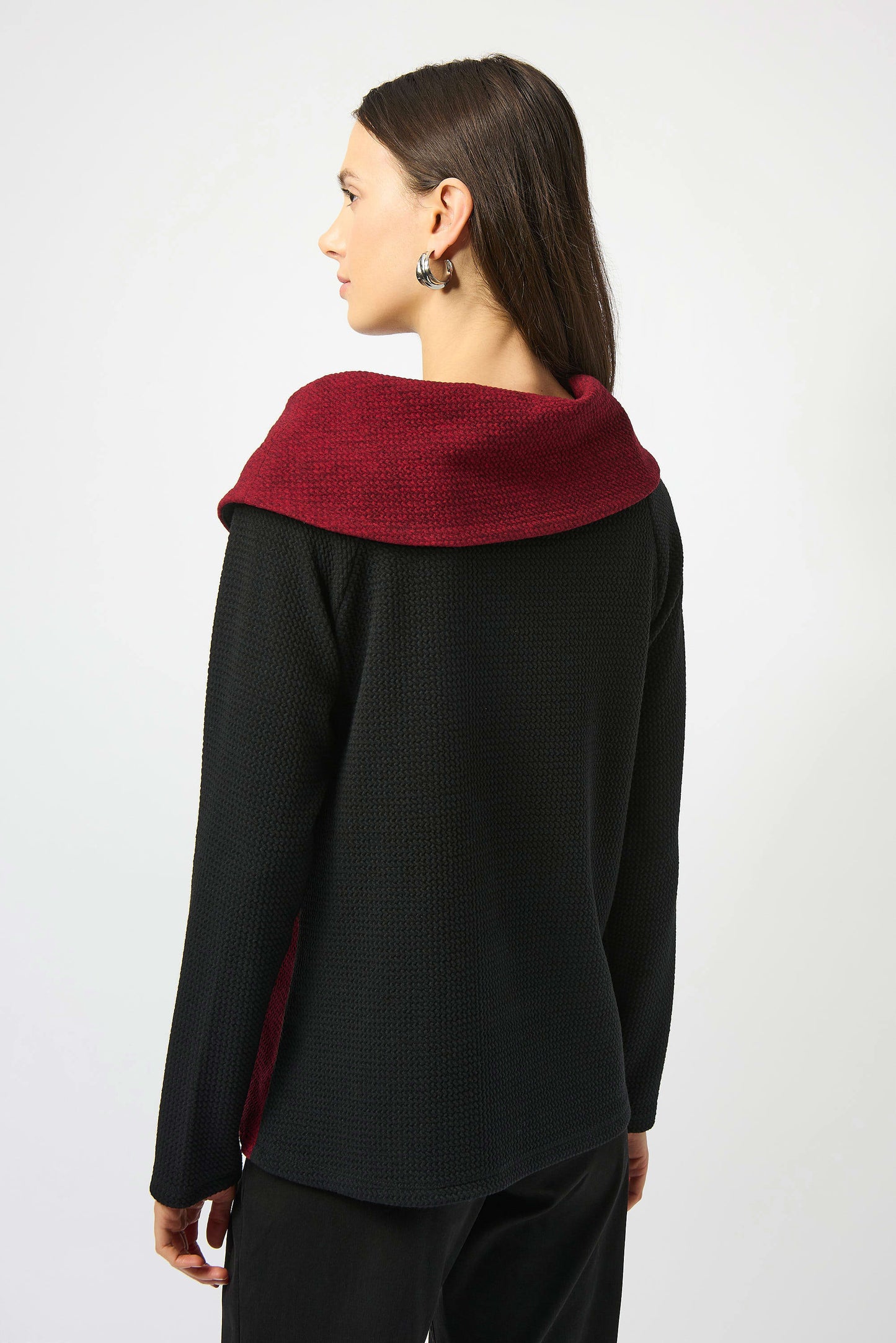 Textured Knit Color-Block Trapeze Top. Style JR253168