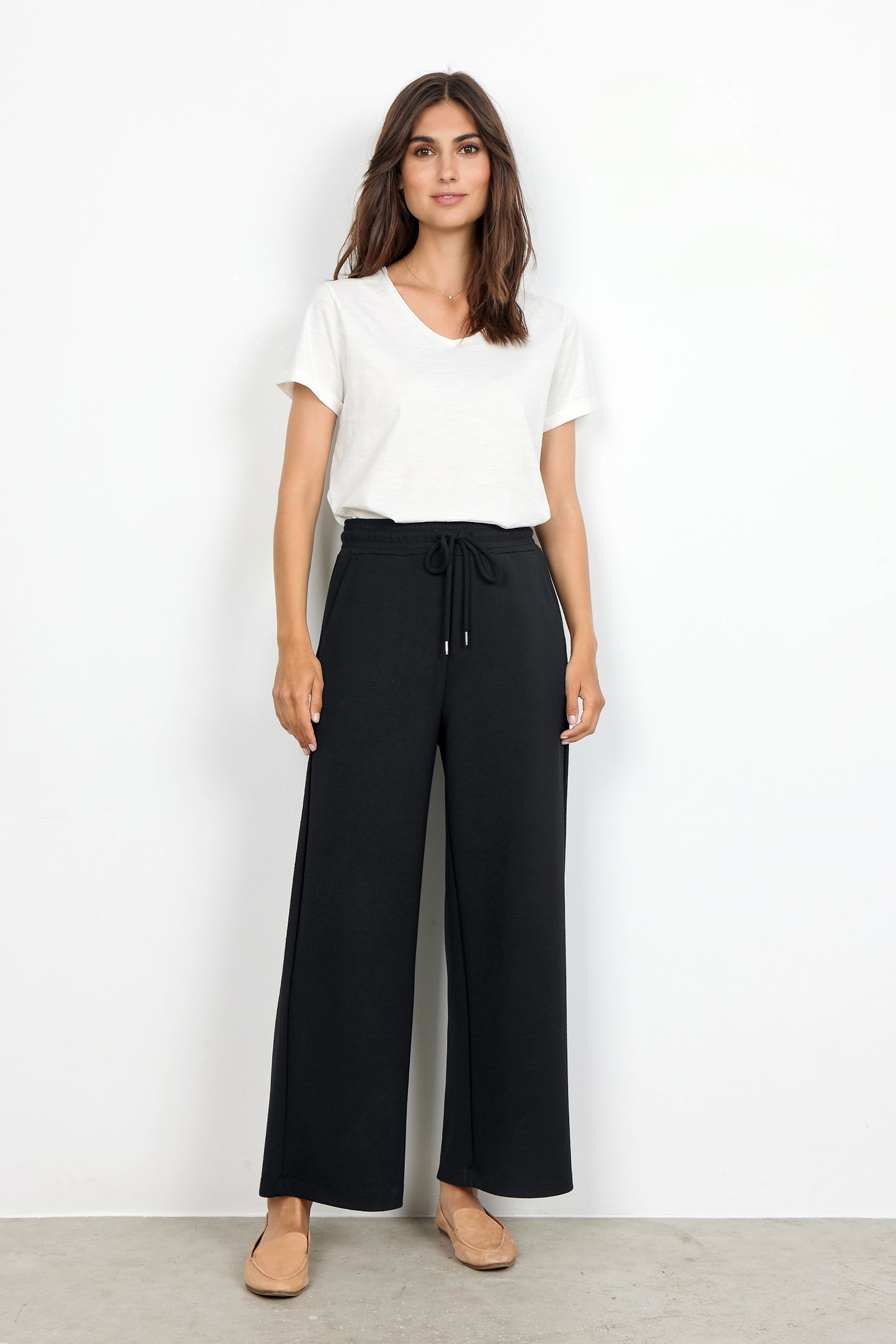 Pull On Elastic Waist Wide Leg Black Pant. Style SOYA4PF25328