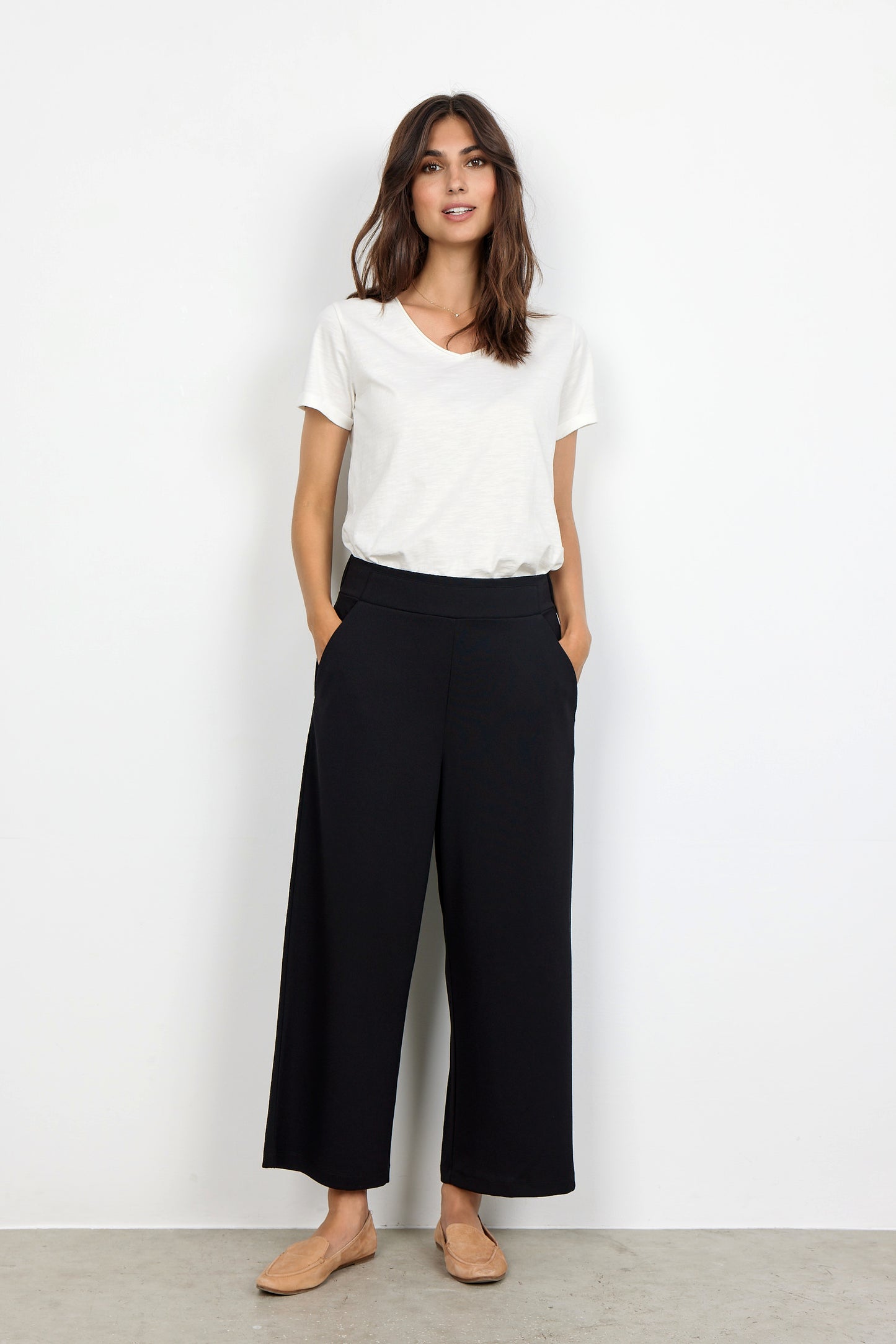 Wide Leg Cropped Pant. Style SOYA4S25330