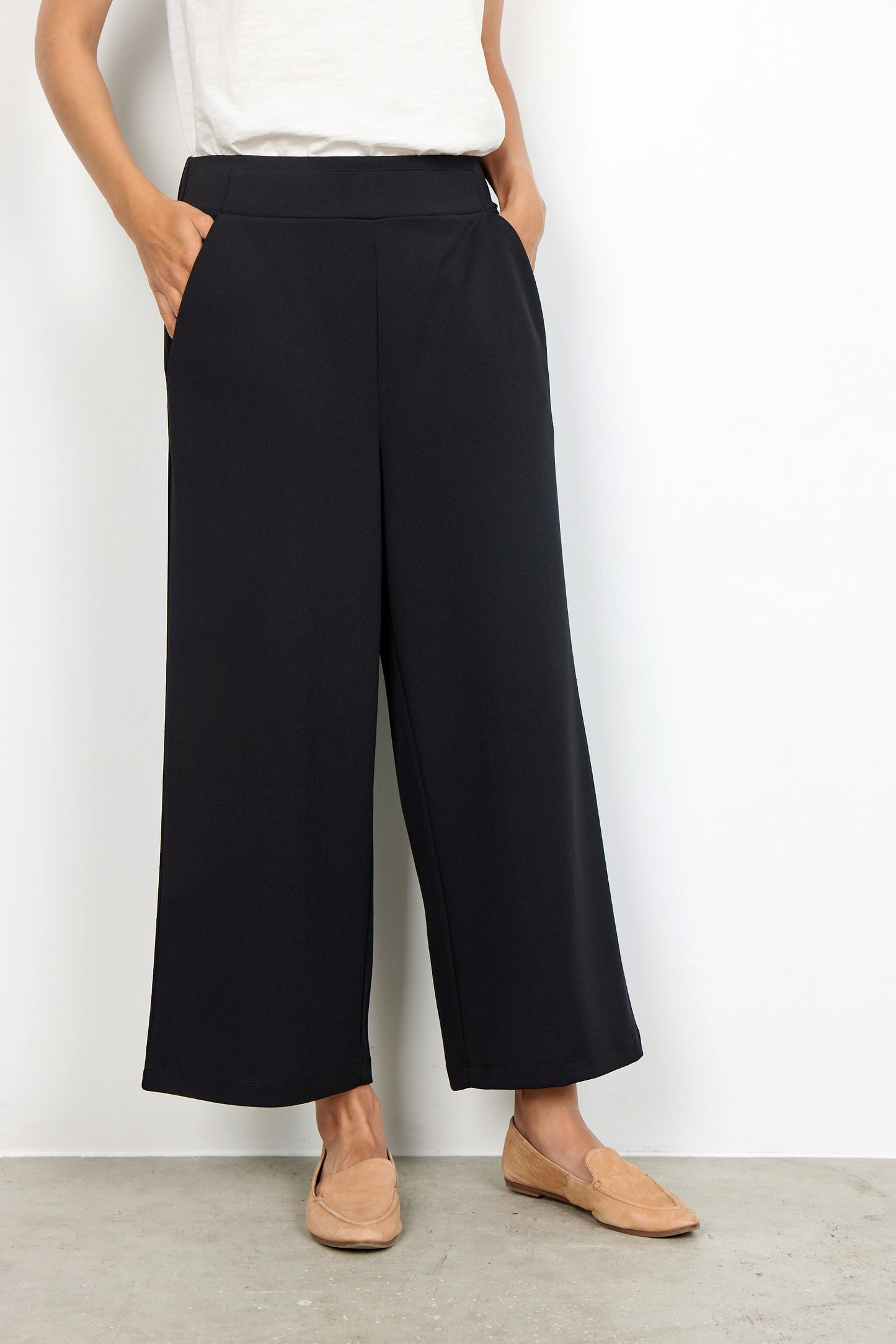 Wide Leg Cropped Pant. Style SOYA4S25330