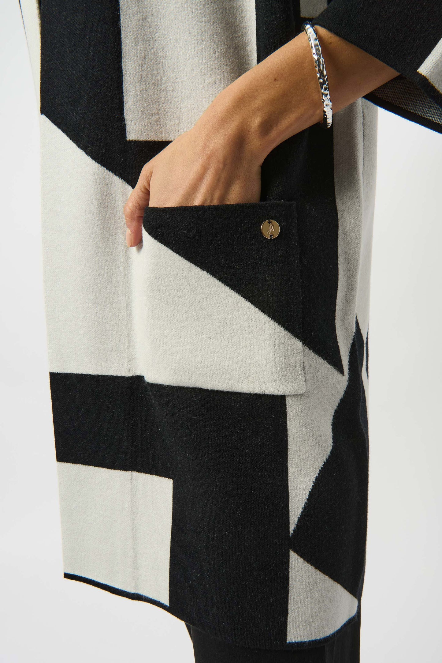 Jacquard Sweater Knit Colour-Block Cover-Up. Style JR253901