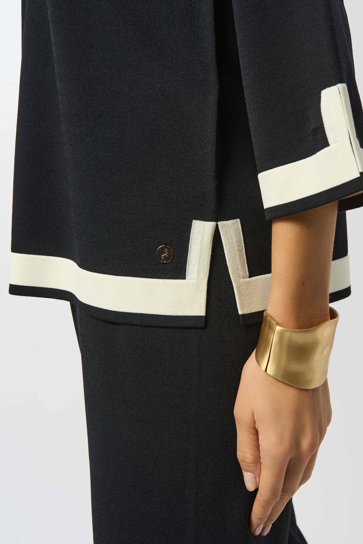 Sweater Knit Colour Block Top. Style JR253909