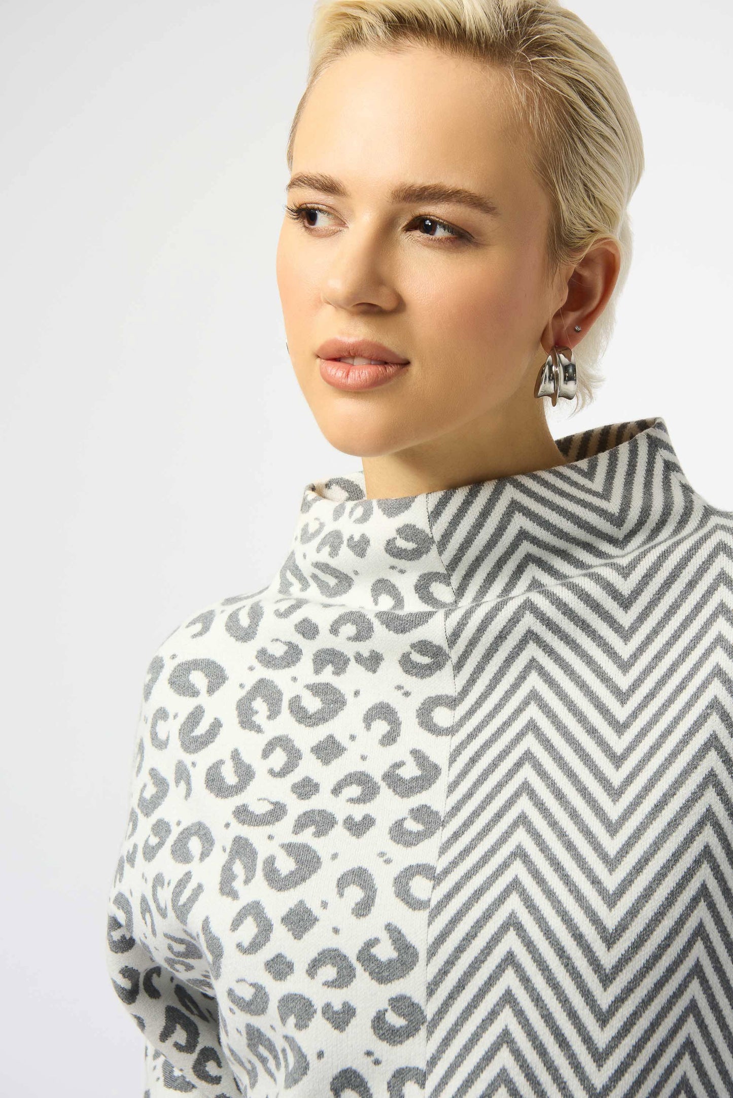 Jacquard Knit Mixed Print Boxy Sweater. Style JR253981