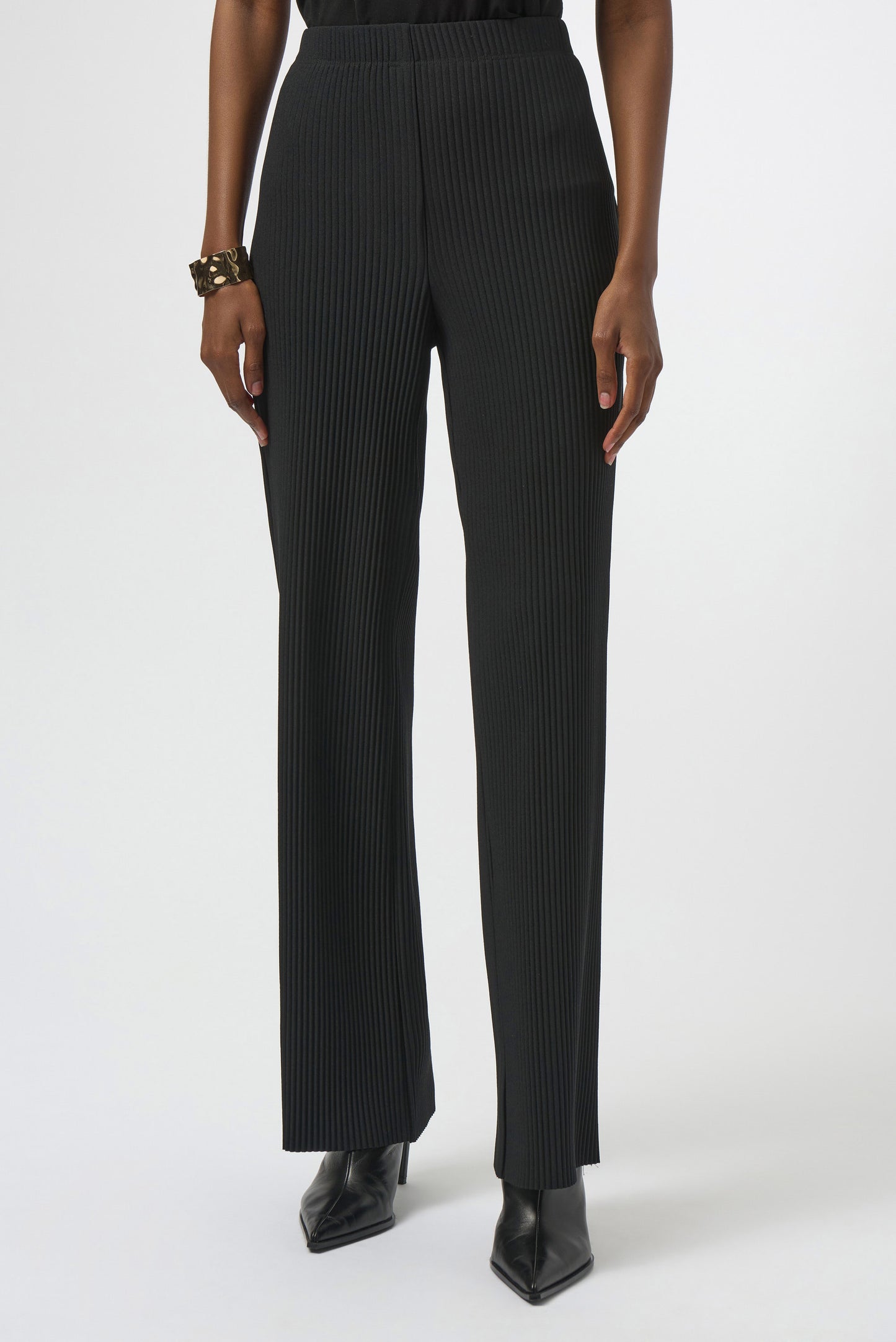 Pleated Scuba Crepe Wide-Leg Pants. Style JR254006