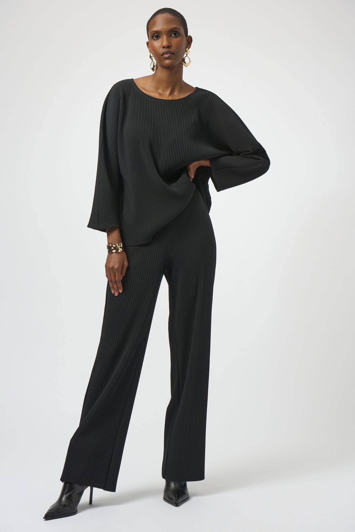 Pleated Scuba Crepe Wide-Leg Pants. Style JR254006