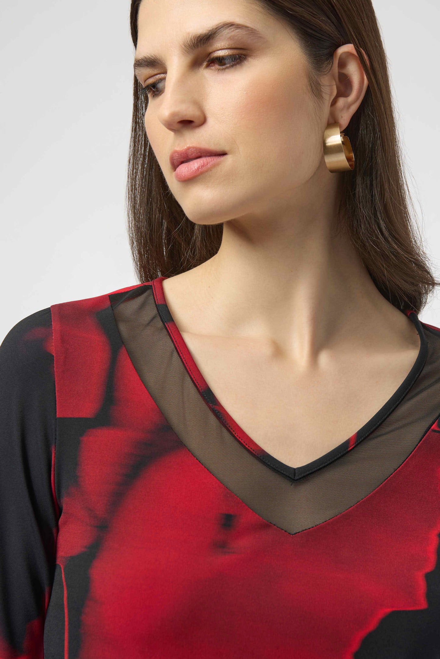 Silky Knit Abstract Print Fitted Top. Style JR254095
