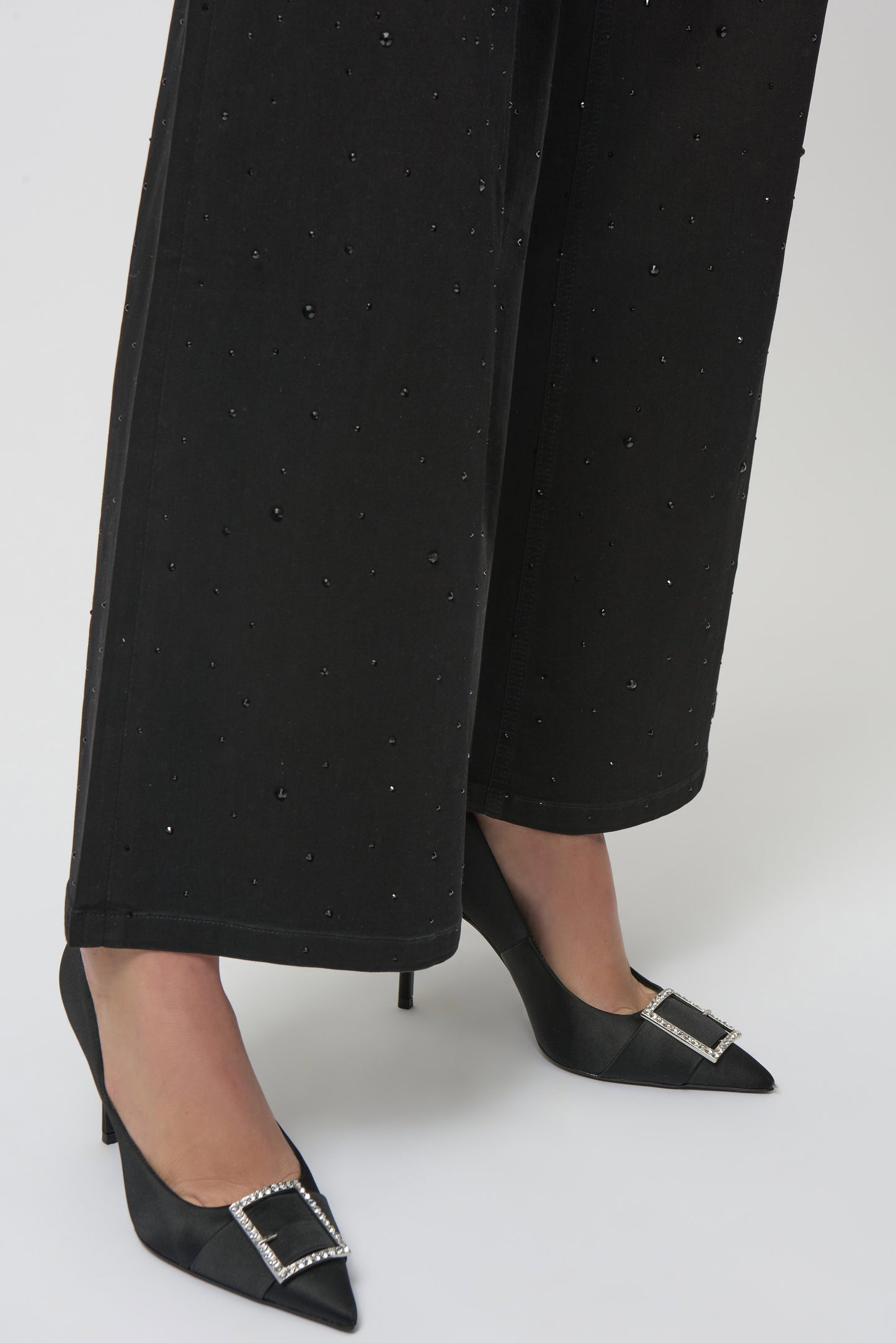 Classic Wide Leg Rhinestone Jeans. Style JR254962