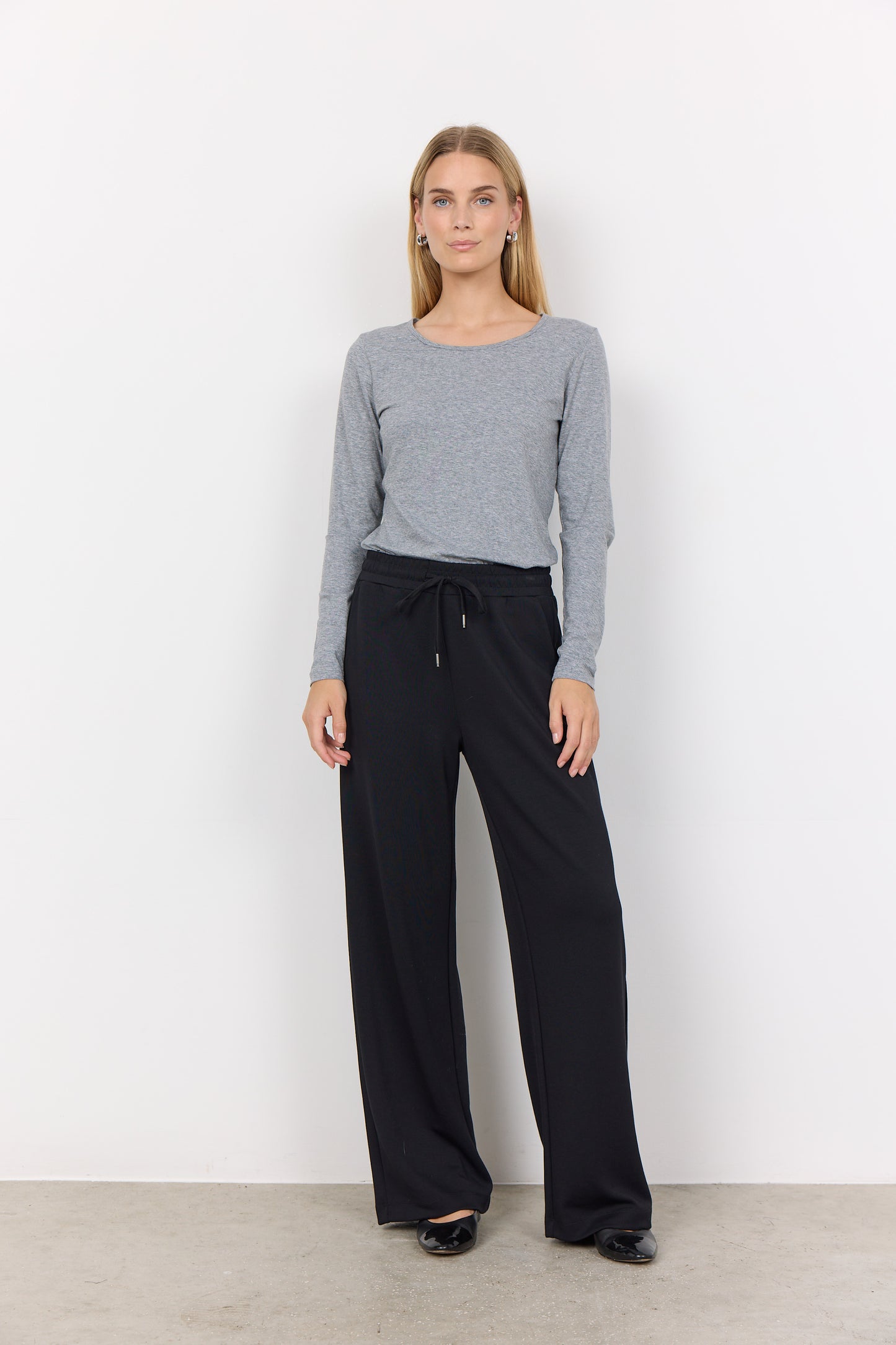 Pull-On Wide Leg Drawstring Pant. Style SOYA4F25924