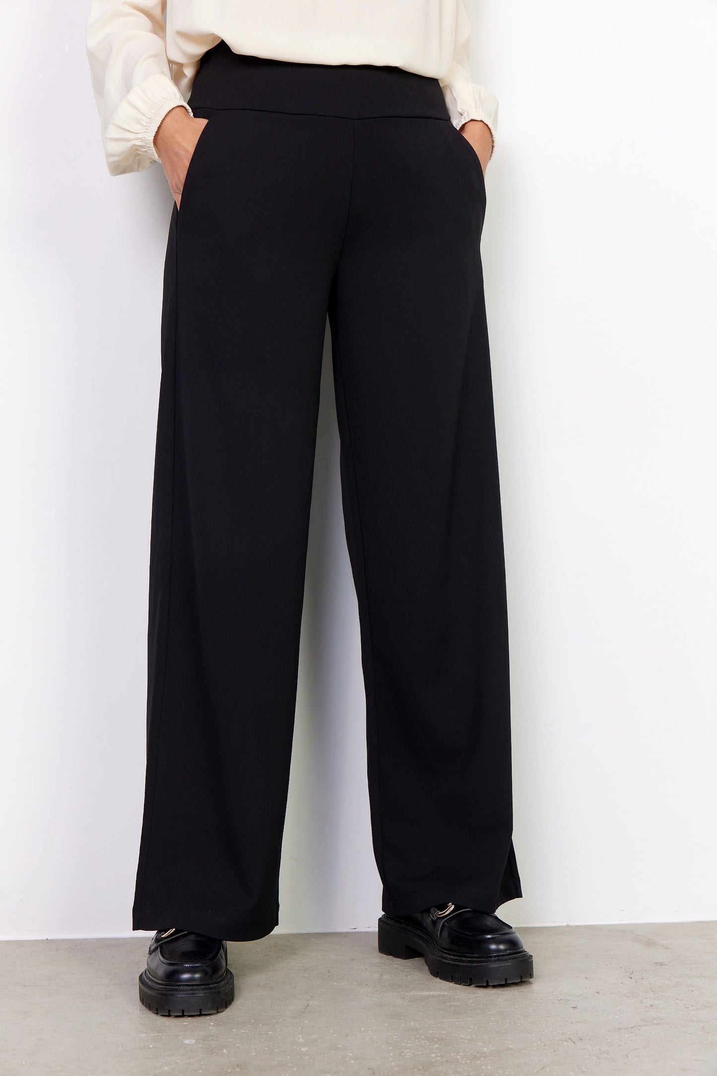 Black Wide Leg Pull-On Pant. Style SOYA4F26188