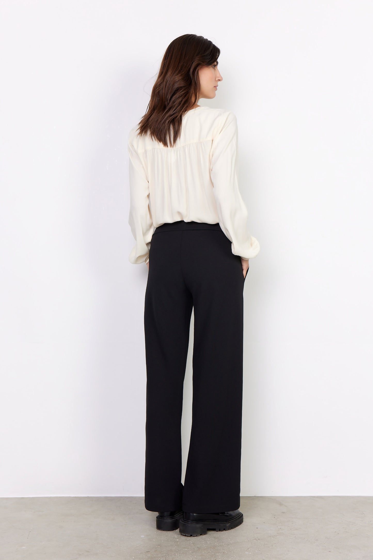 Black Wide Leg Pull-On Pant. Style SOYA4F26188