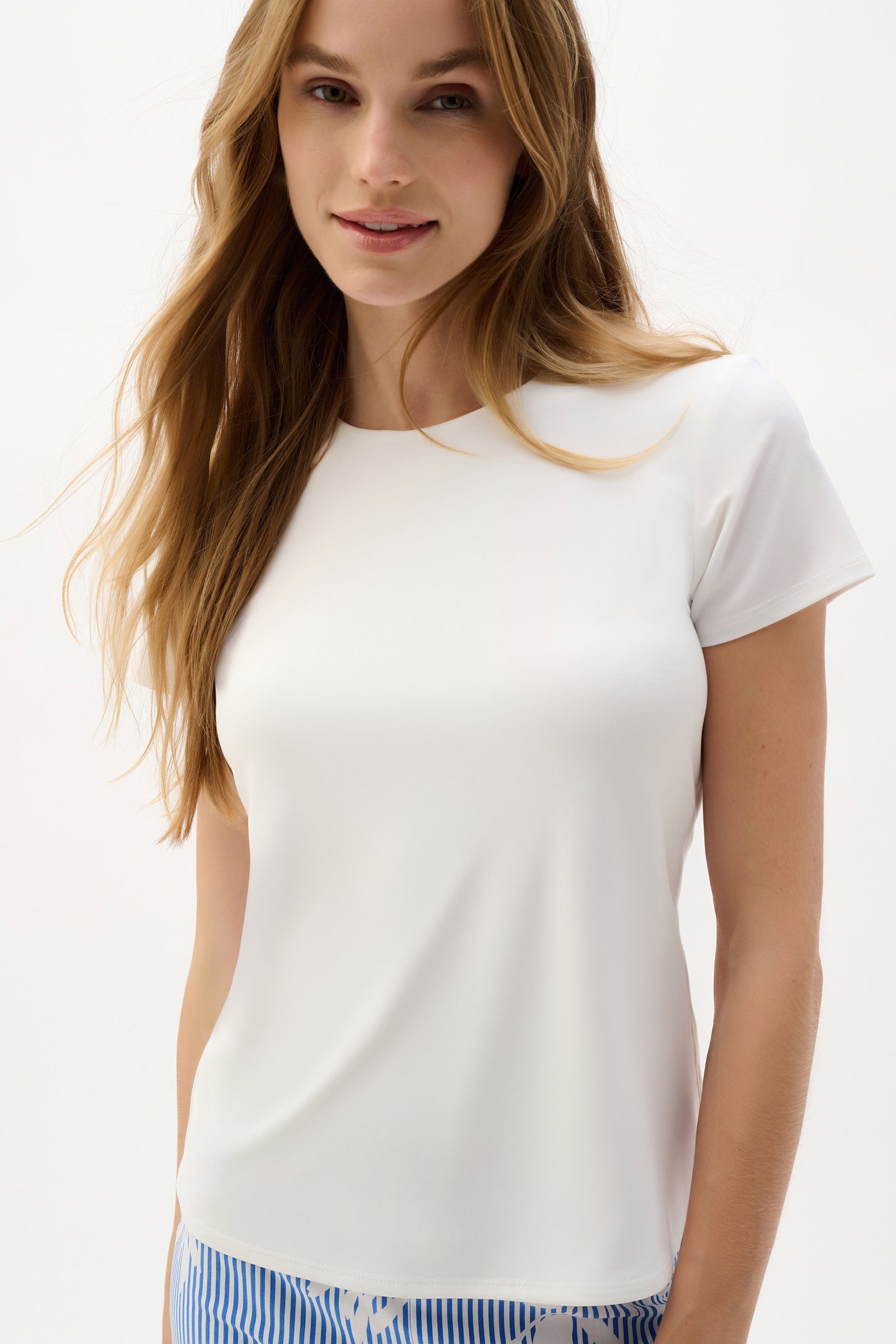 Basic Silky Knit Fitted Short Sleeve Top. Style JR262238