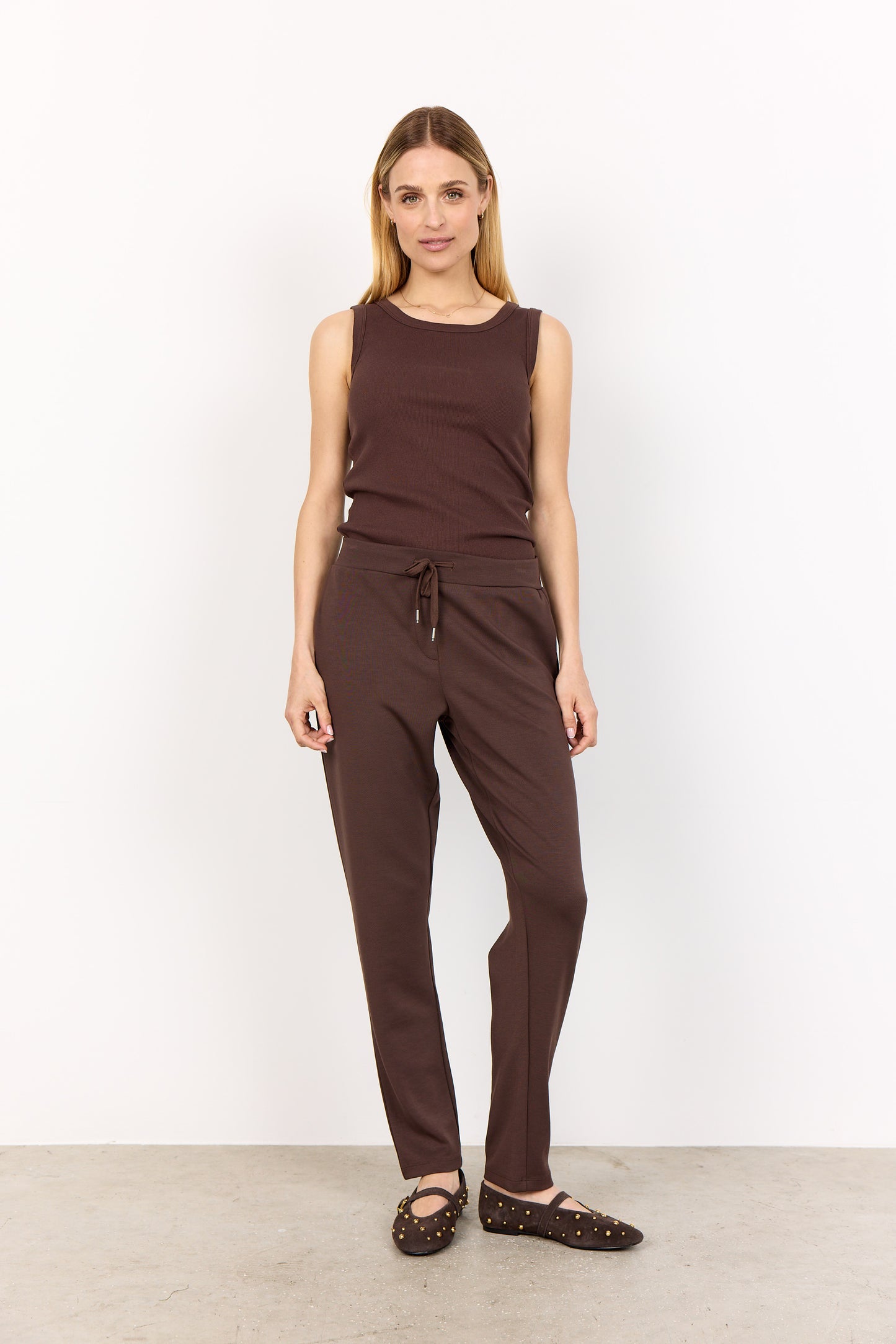 Pull-On Straight Leg Drawstring Waistband Pant. Style SOYA4F26326