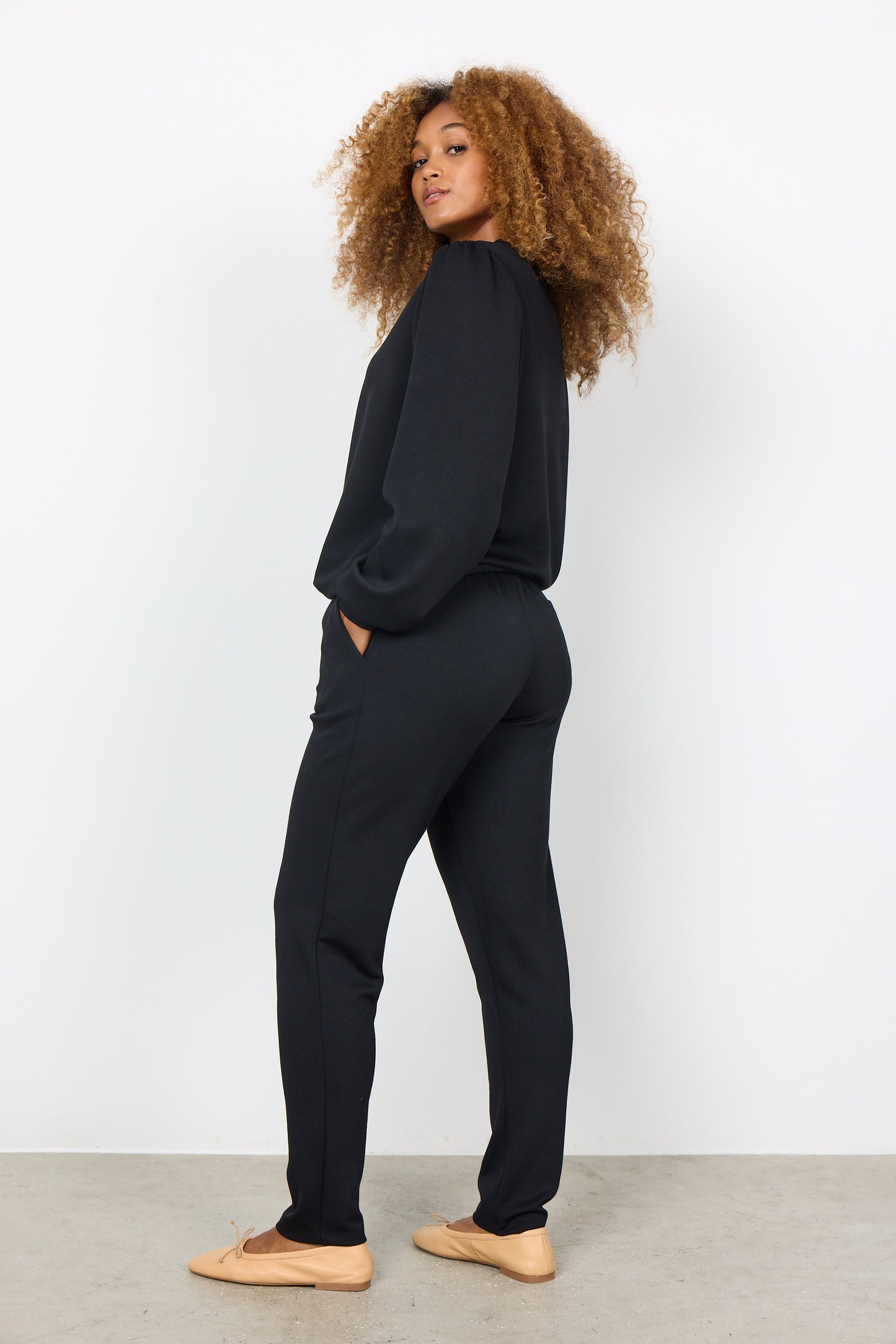 Pull-On Straight Leg Drawstring Waistband Pant. Style SOYA4F26326