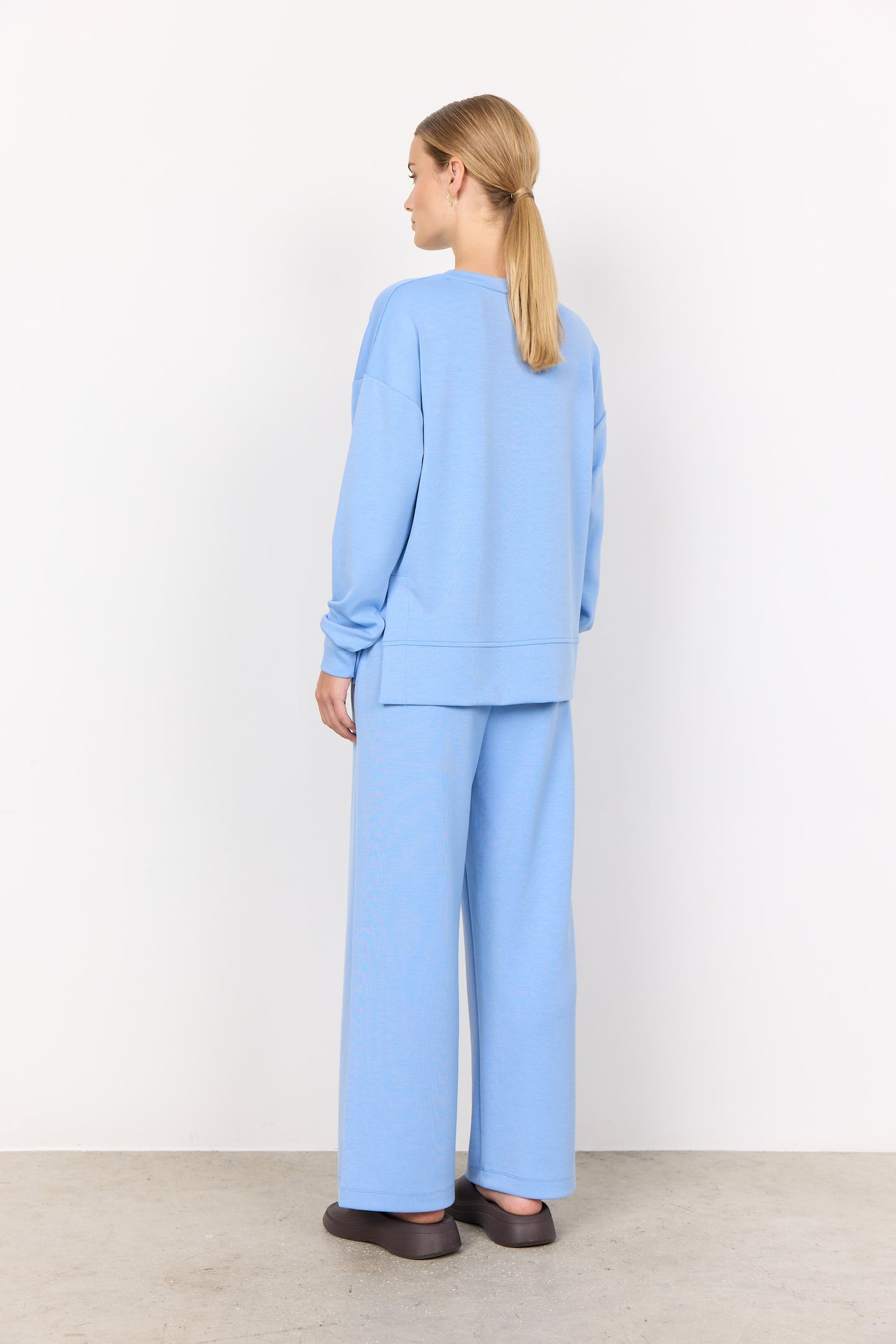 Soft Modal Side Slit Sweatshirt. Style SOYA4S26426