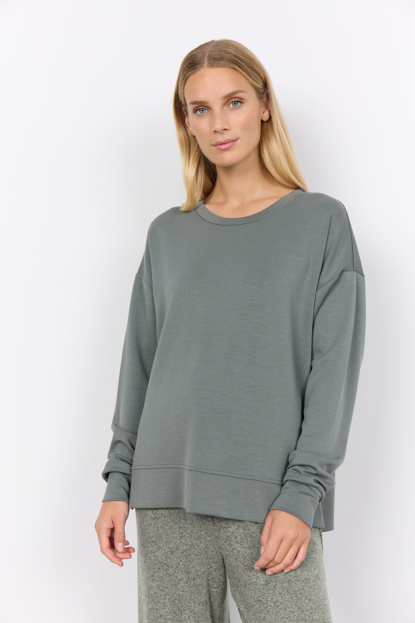 Soft Modal Side Slit Sweatshirt. Style SOYA4S26426