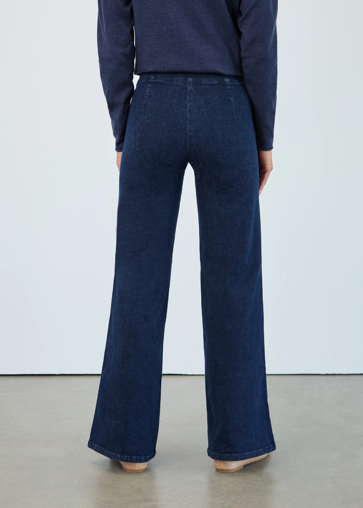 Pull-On Wide Leg Jean. Style FD2679862B
