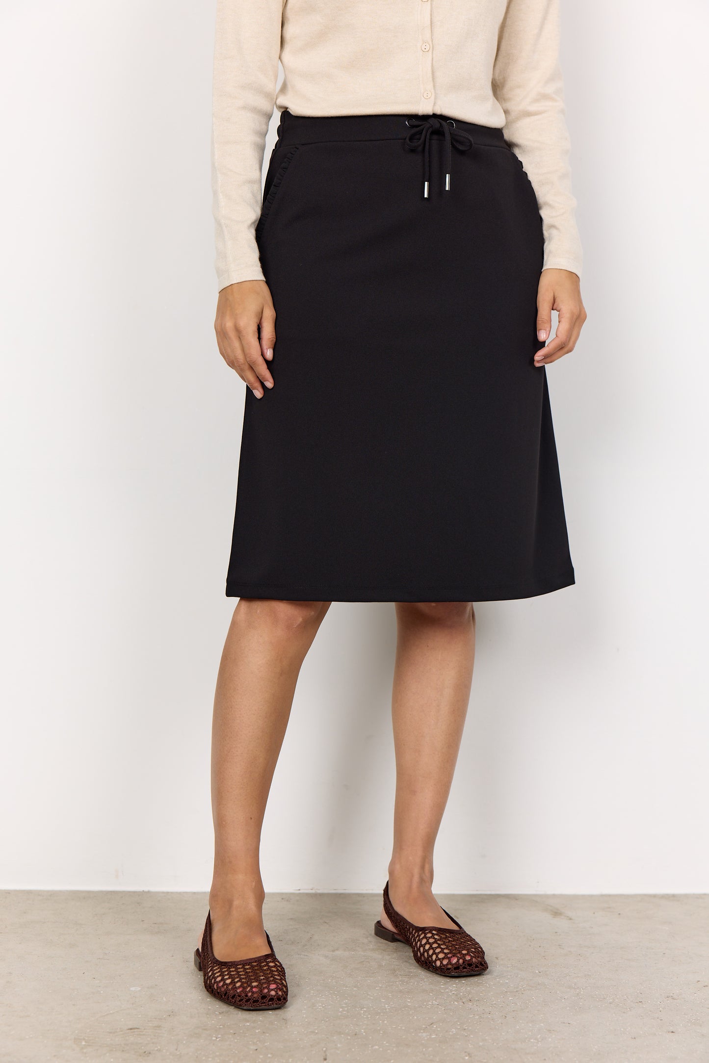 Ruffled Trim Pocket Skirt. Style SOYA4S26879