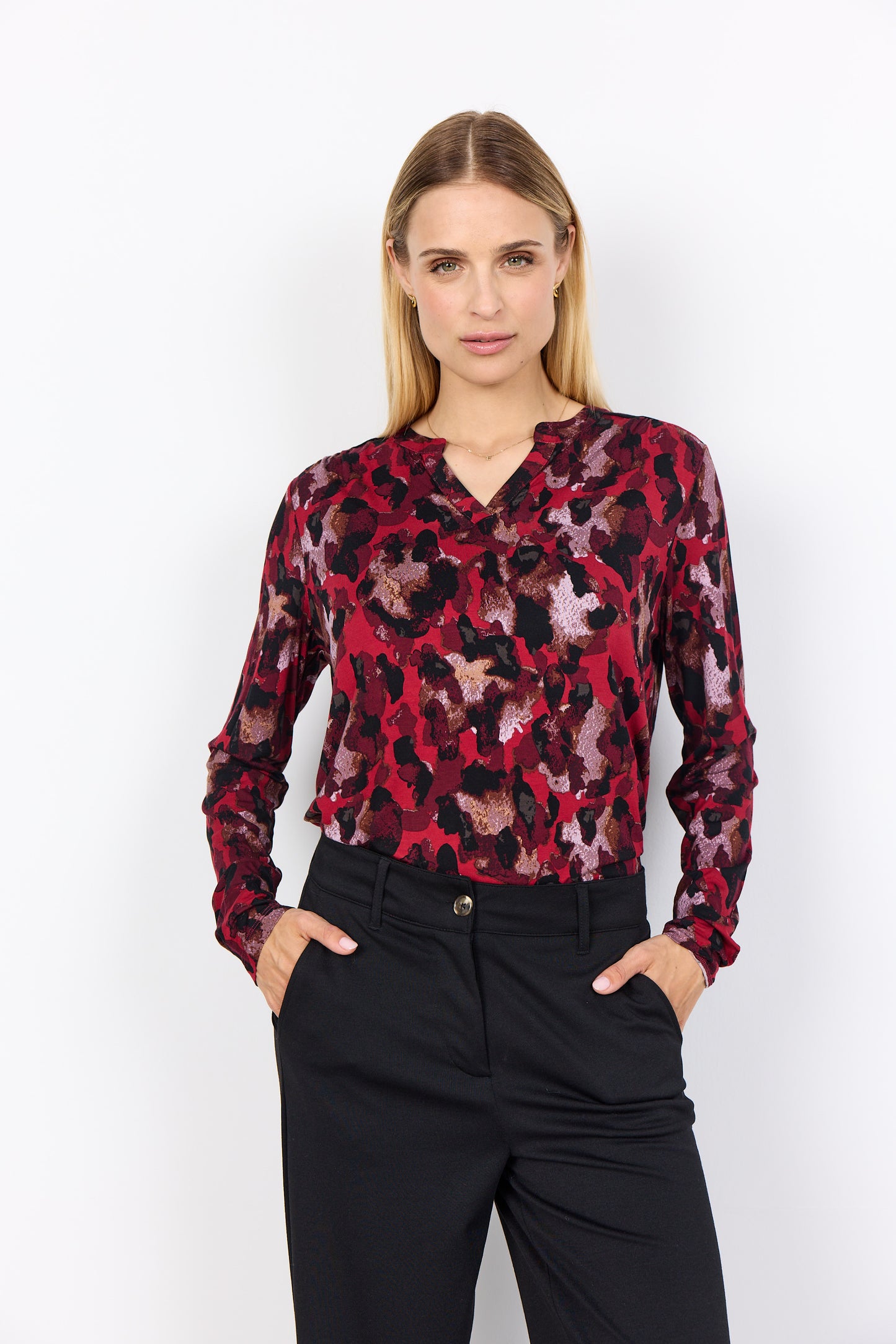 V-Neck Long Sleeve Abstract Print Top. Style SOYA4F27247