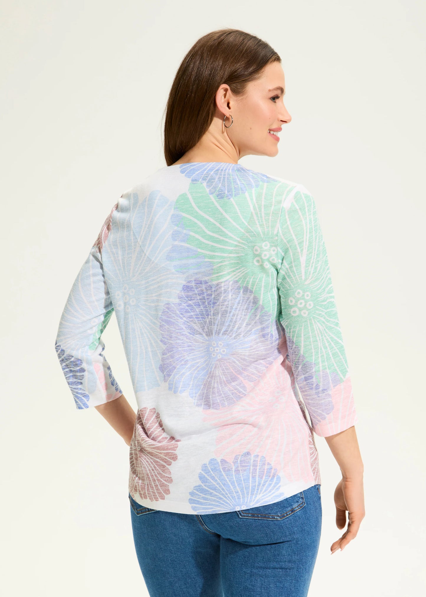 Jasmine 3/4 Sleeve V-Neck Top. Style FD3758435