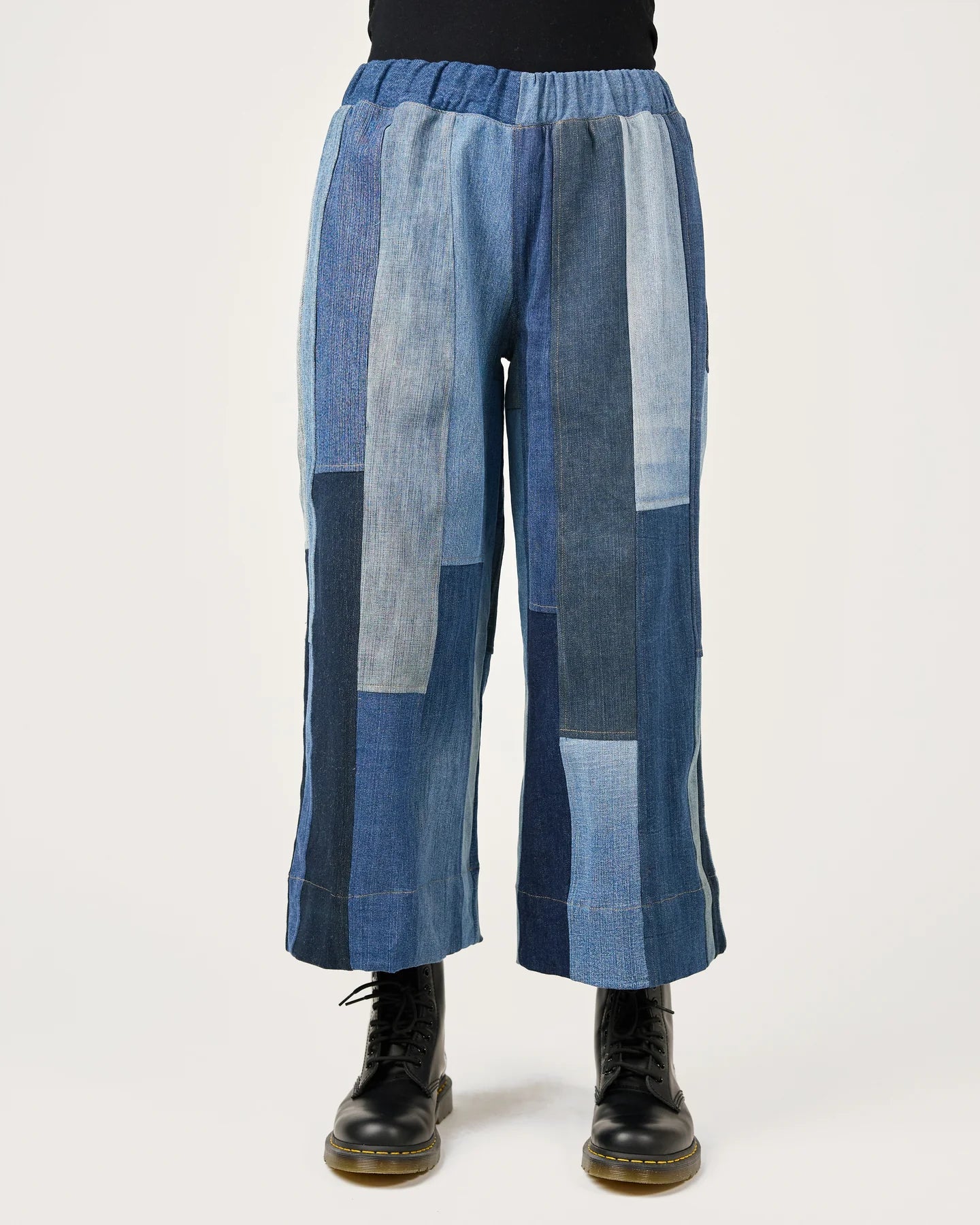 One-Size Patchwork Demim Wide Leg Crop. Style SHNP5443
