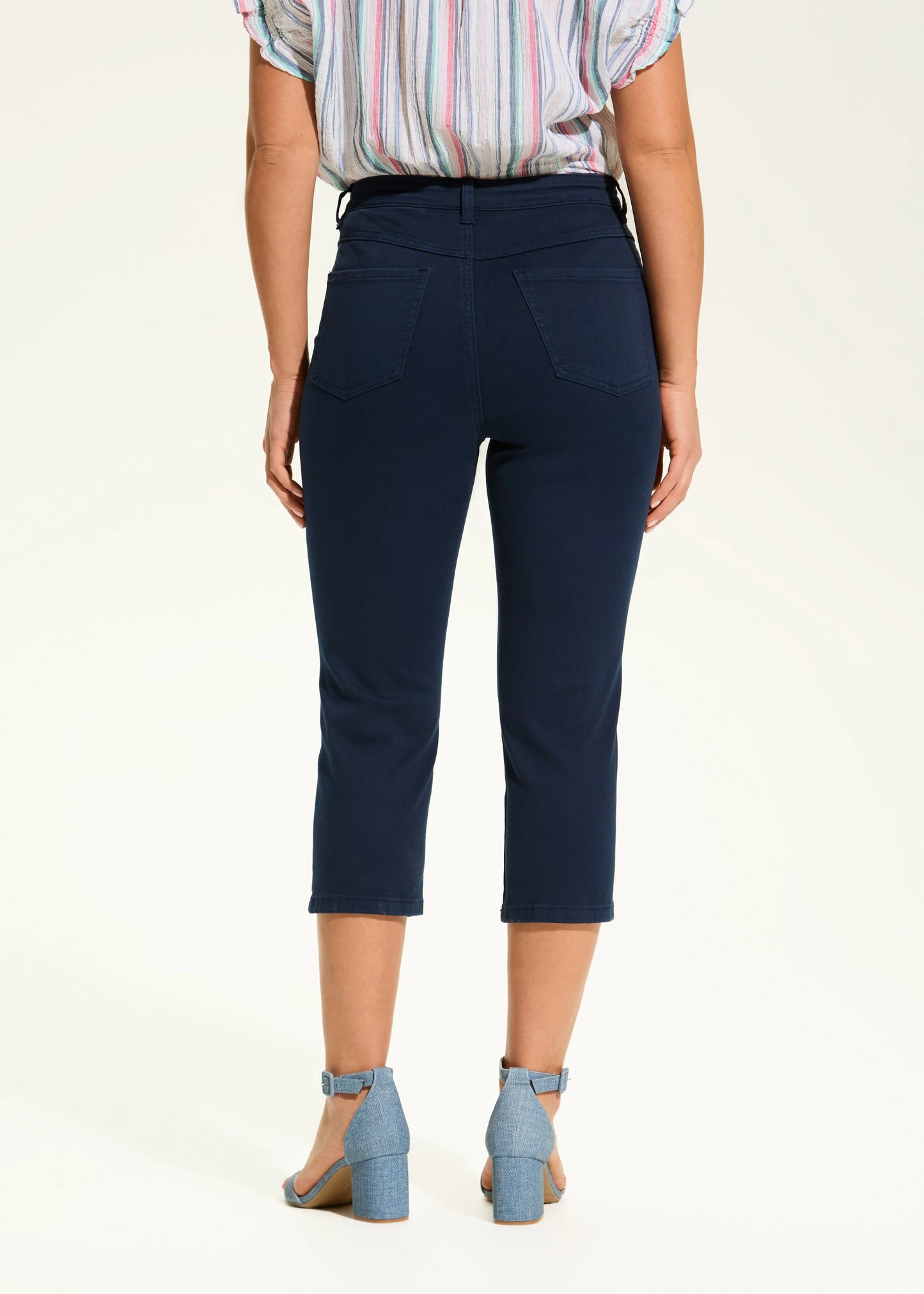 Suzanne Slim Leg Stretch Denim Capri. Style FD6934511