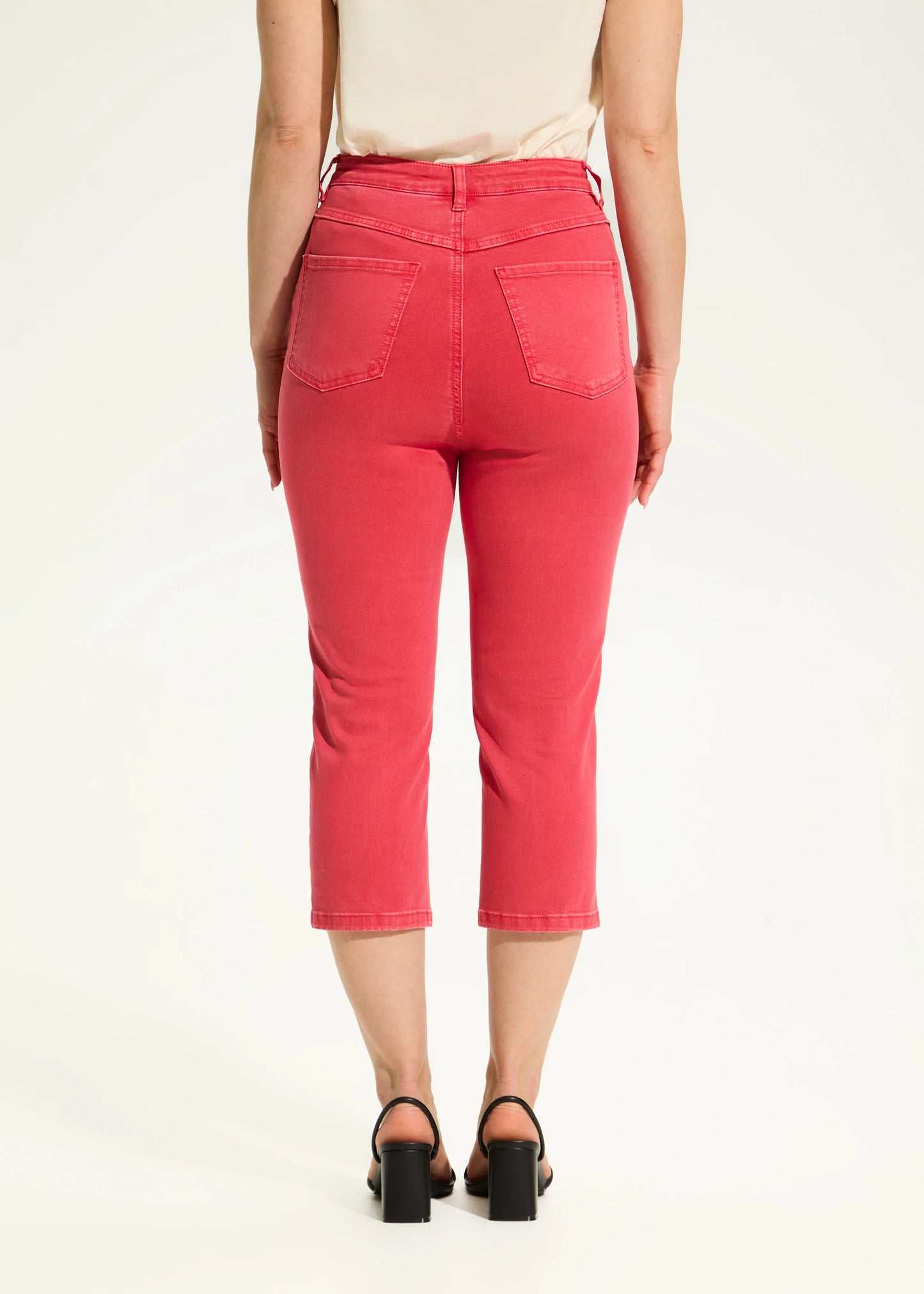 Suzanne Slim Leg Stretch Denim Capri. Style FD6934511