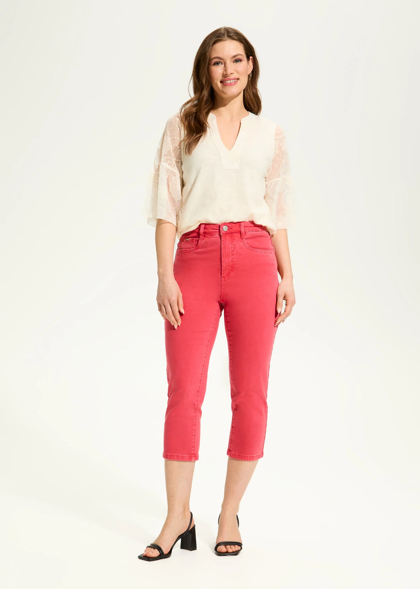 Suzanne Slim Leg Stretch Denim Capri. Style FD6934511