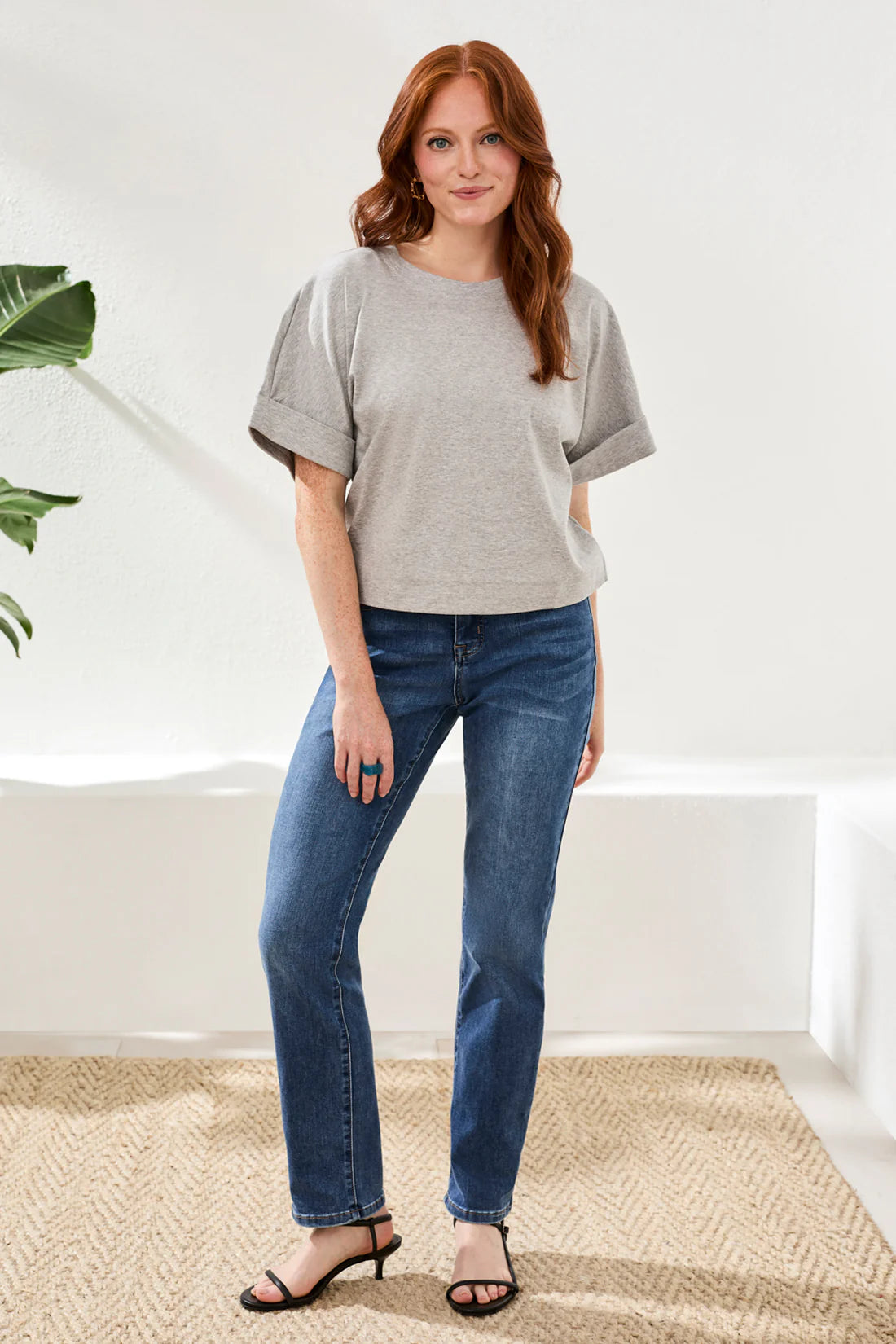 Petite Sophia Curvy Straight Leg Jean. Style TR7572U-5050