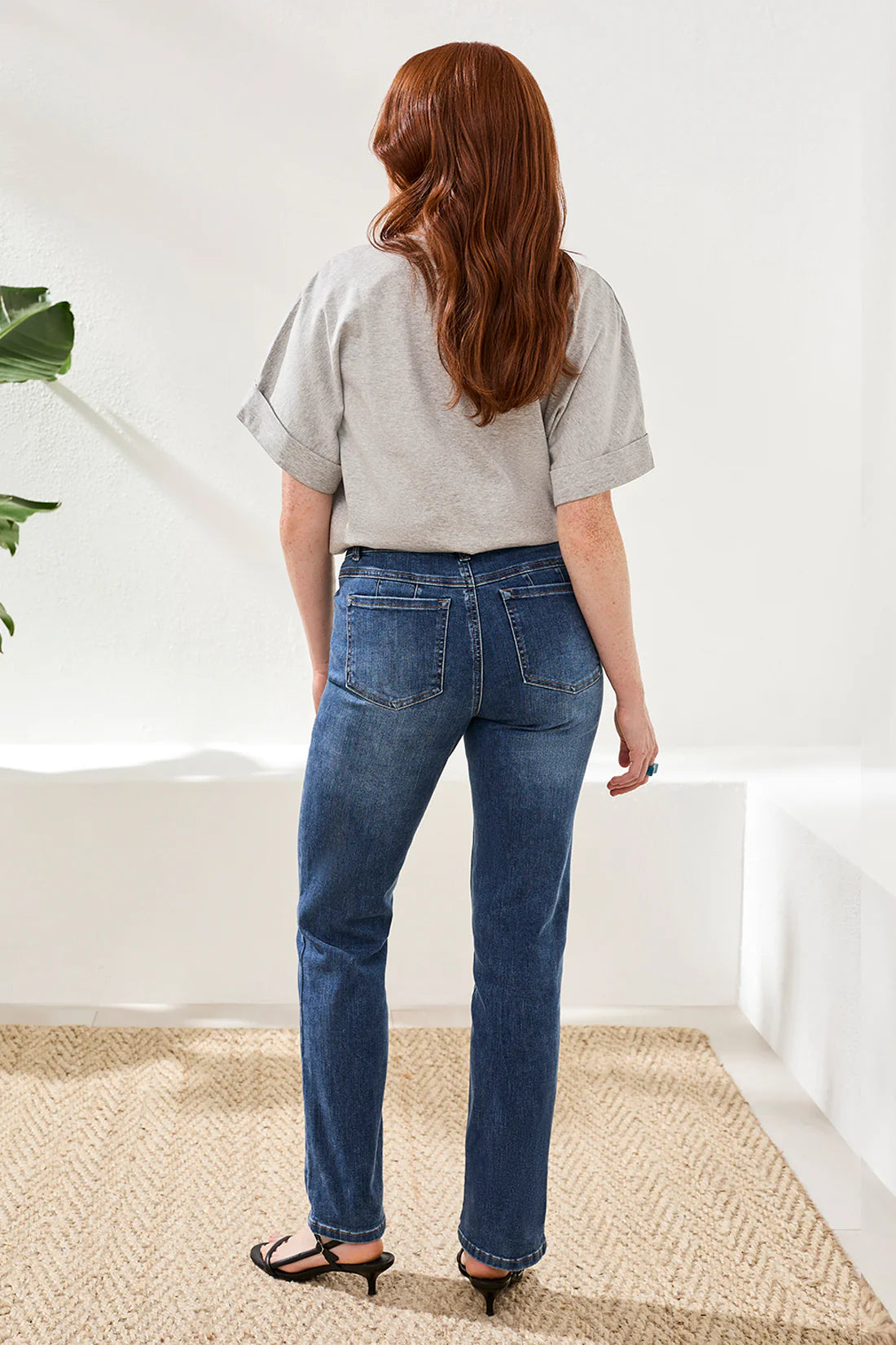 Petite Sophia Curvy Straight Leg Jean. Style TR7572U-5050