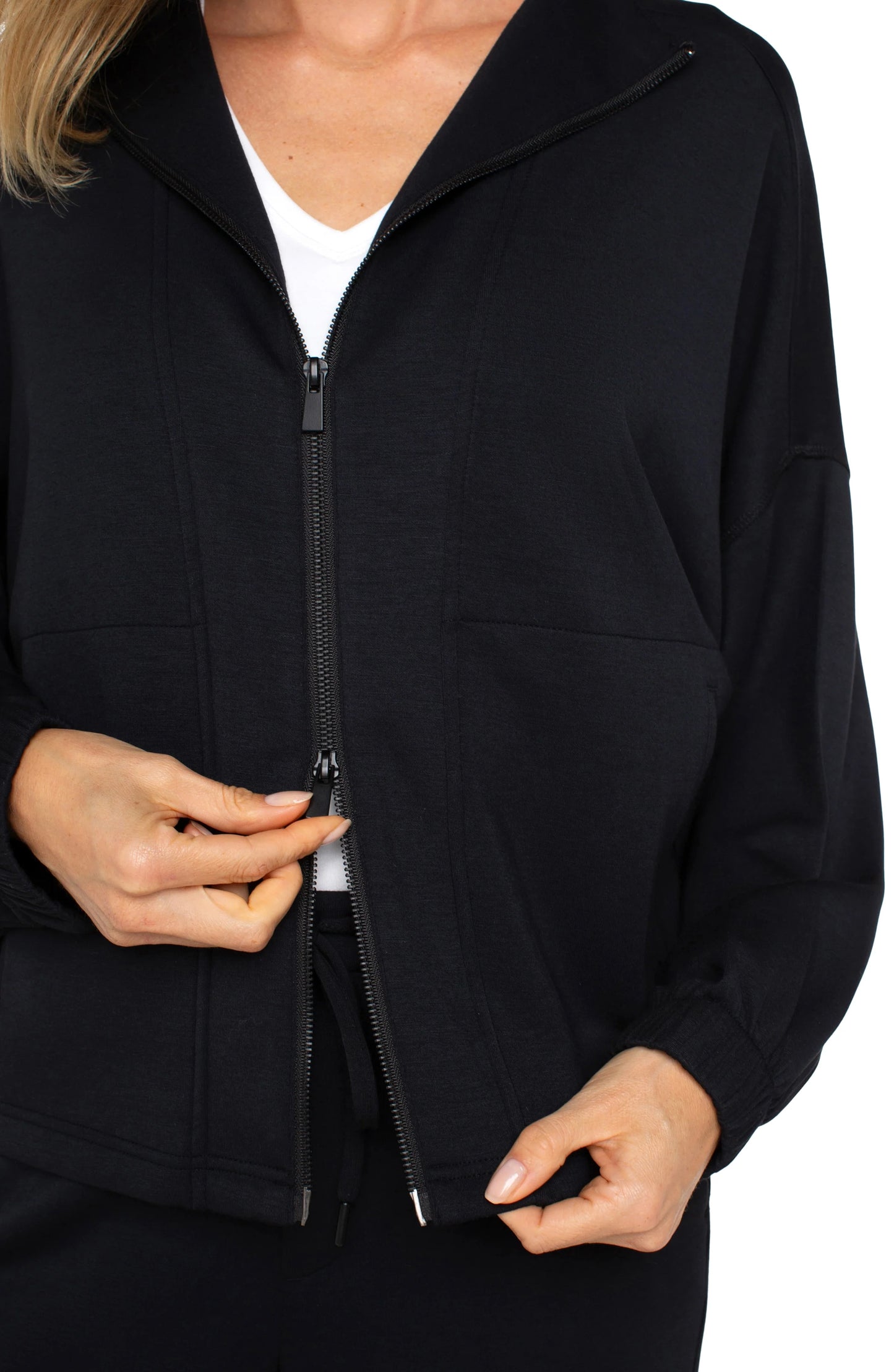 Zip Up Funnel Neck Jacket. Style LVLM1B61C9
