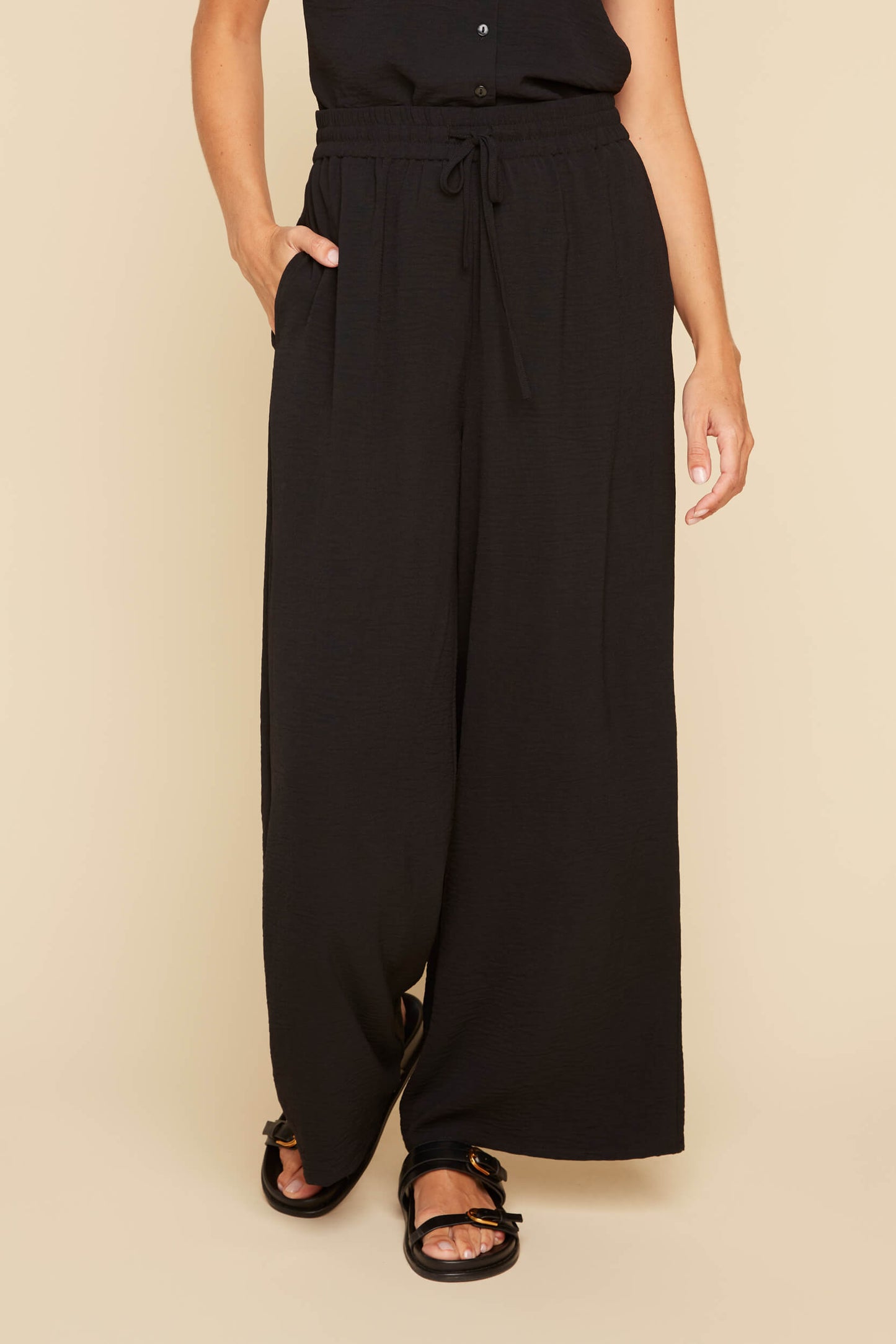 Pull On Crinkled Wide Leg Pant. Style RENR11008-363
