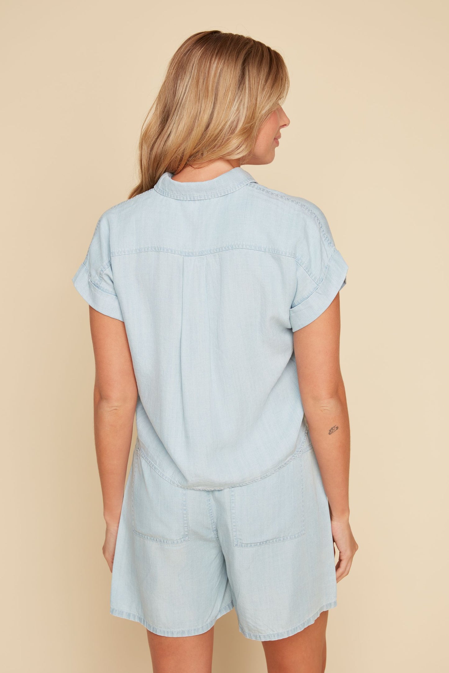Tie Front Rolled Cuff Top. Style RENR5155-E2143