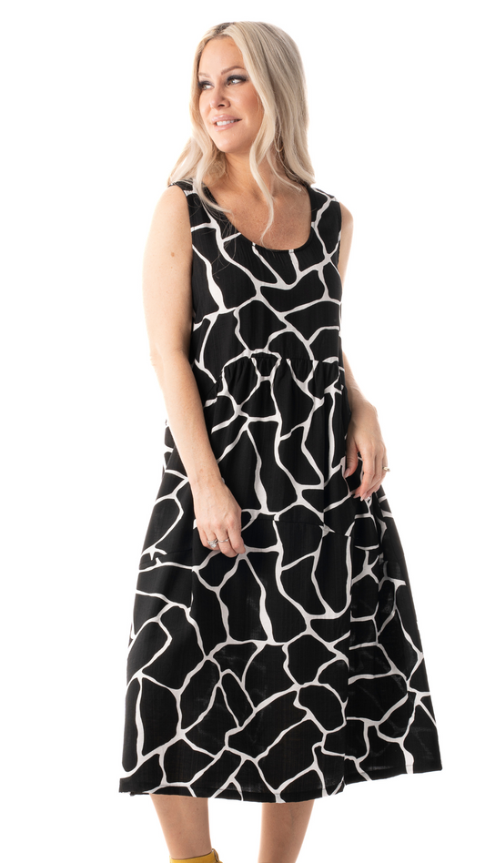 Black & White Pattern Sleeveless Dress. Style PE609-5015