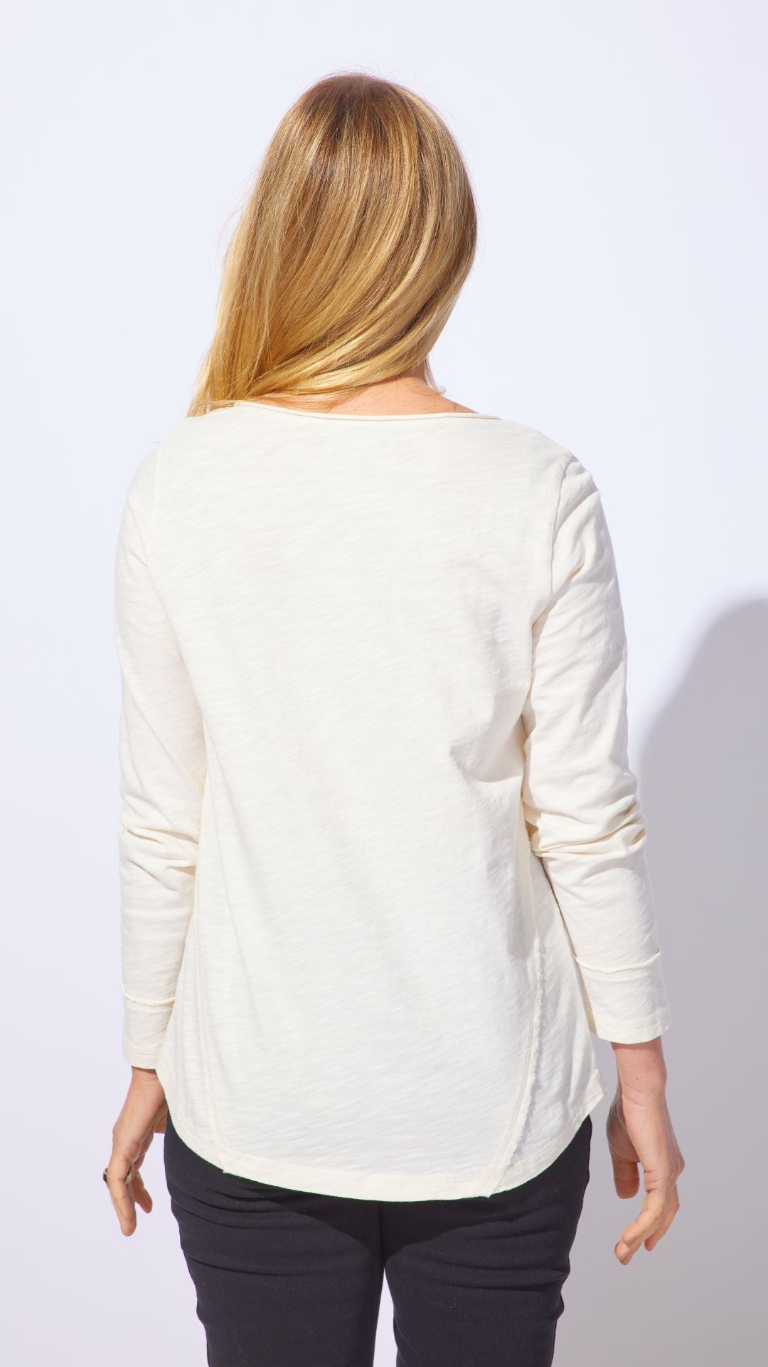 V-Neck Chilly Cats Top. Style ESC41726