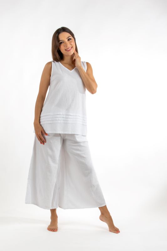 Plus Size Lightweight Textured Sleeveless Top. Style DUN4768X