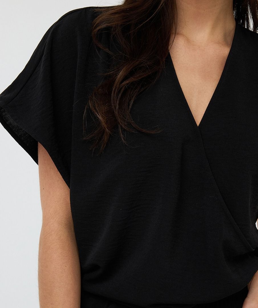 Crossover Lightweight Crinkle Top. Style ESQHS2510218