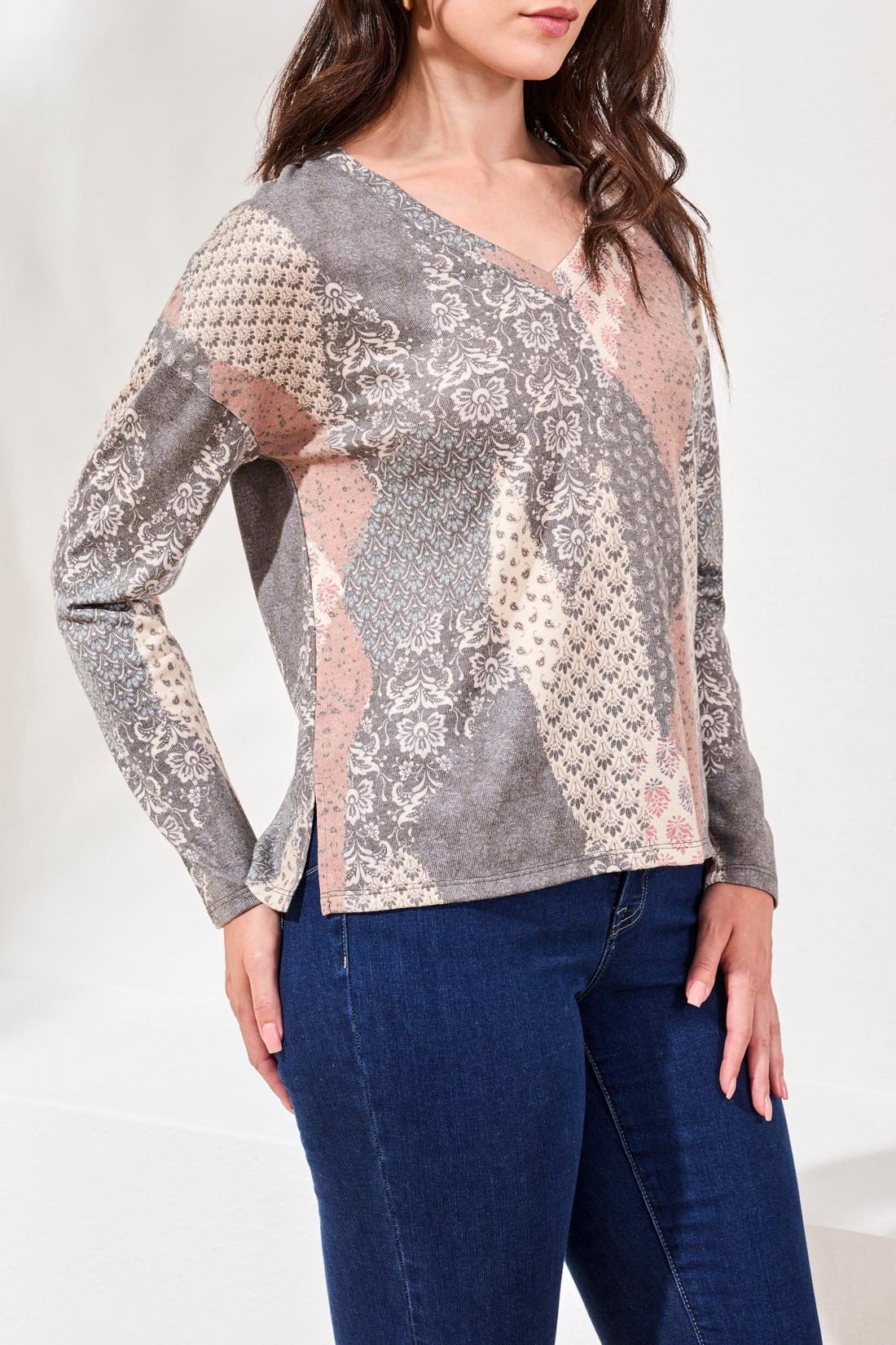 Printed V-Neck Long Sleeve Top. Style TR6002O-4214