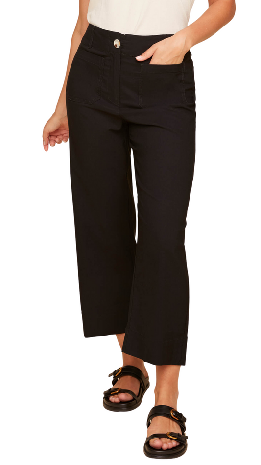 Woven Stretch Patch Pocket Crop. Style RENR11004-E3062