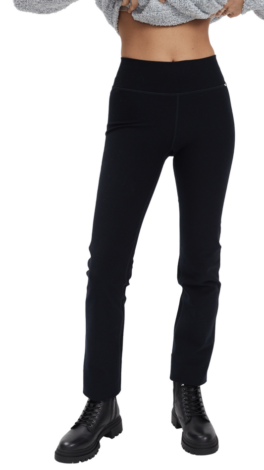 Sporty Straight Leg Jegging. Style IM2775505